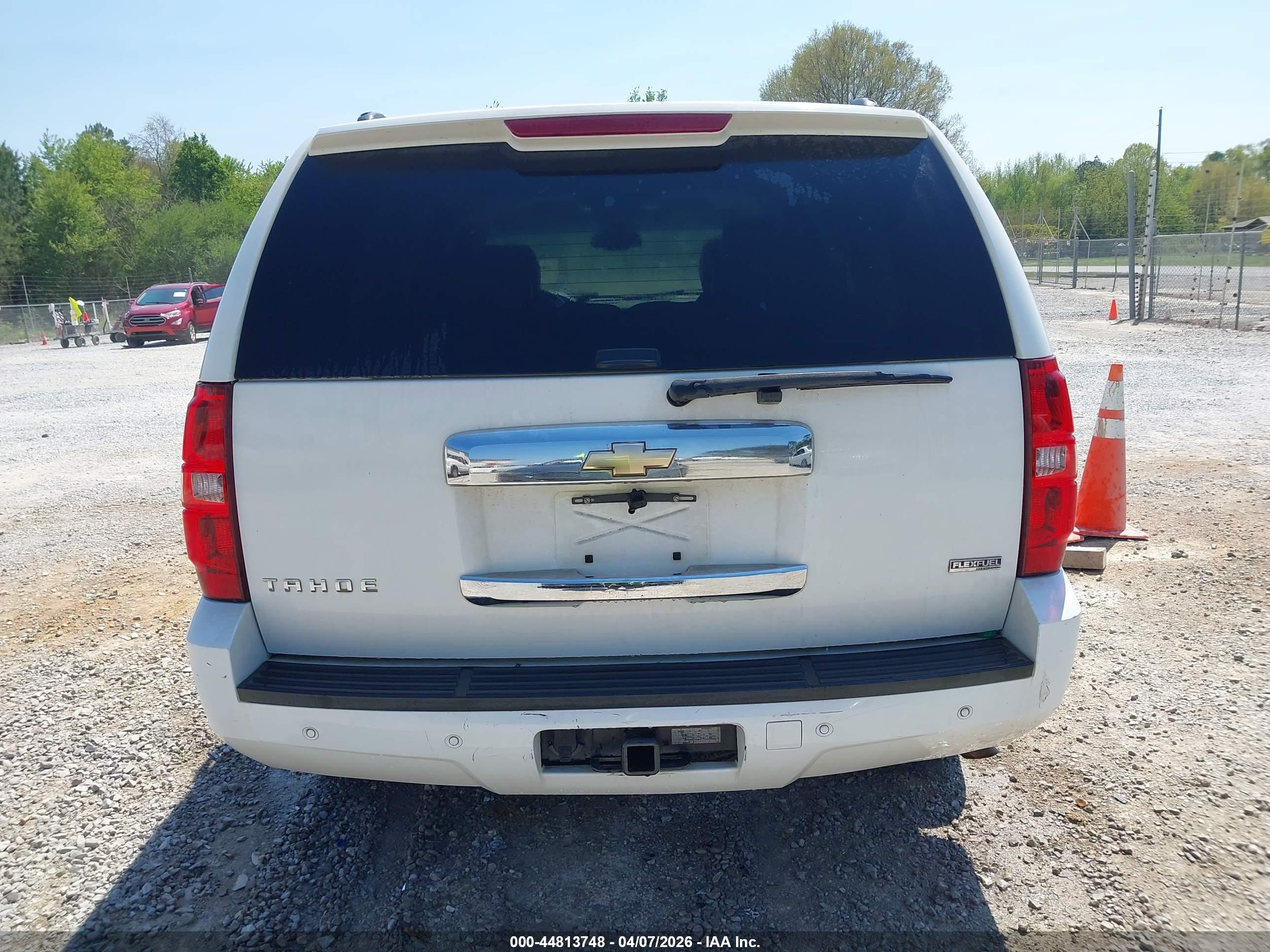 CHEVROLET TAHOE image 6