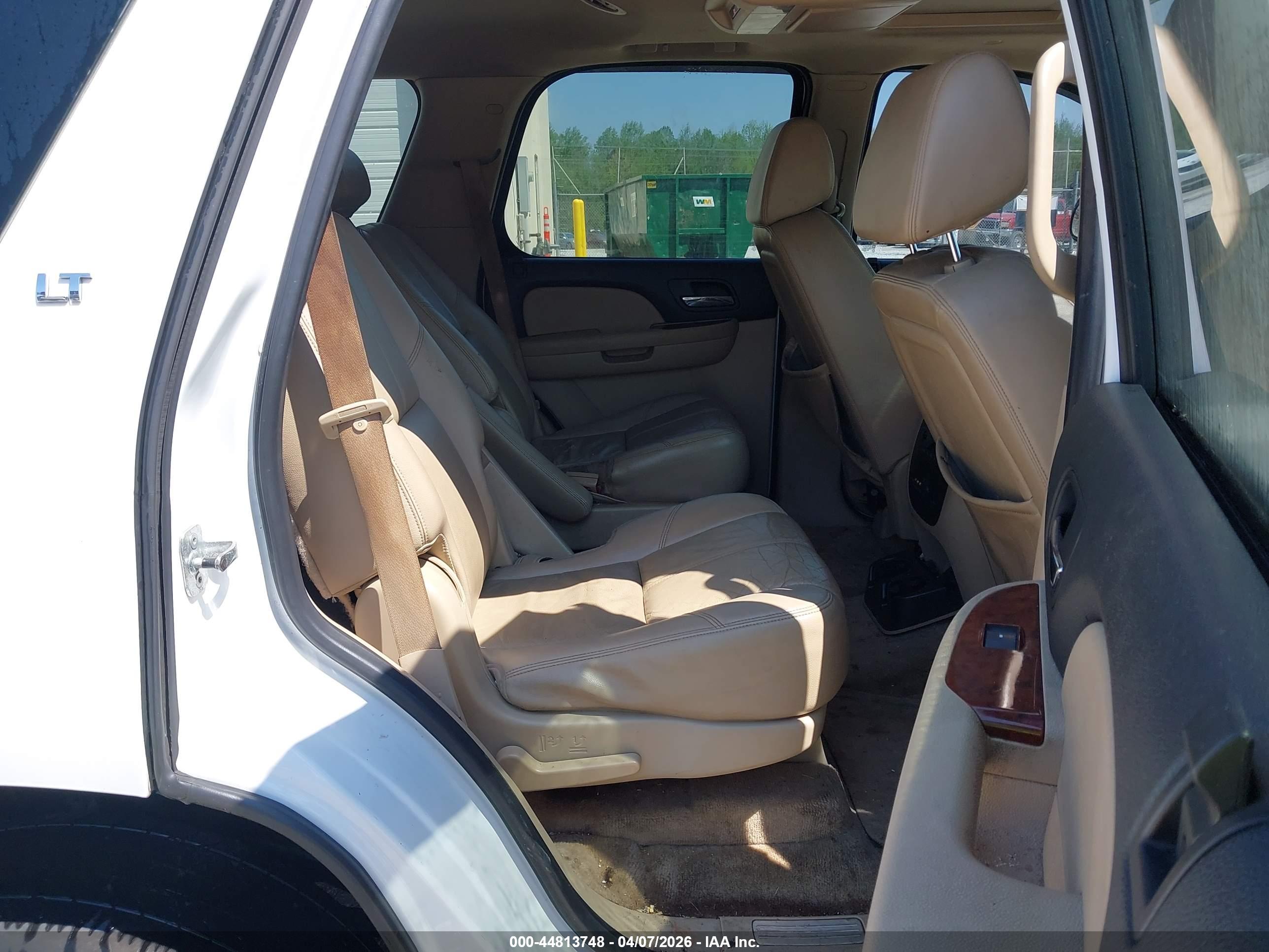 CHEVROLET TAHOE image 8