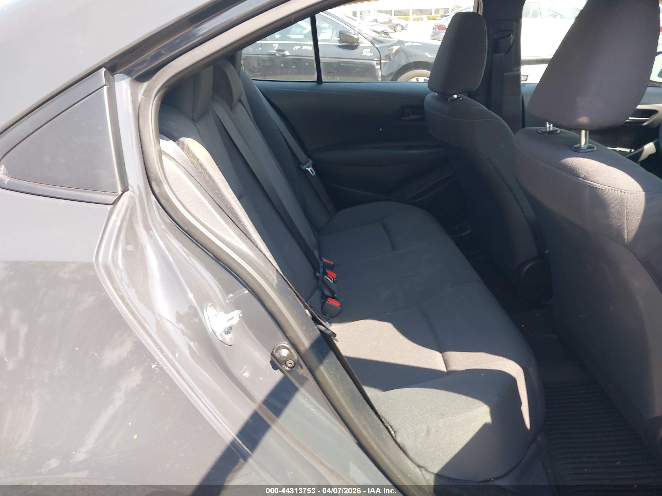 TOYOTA COROLLA image 8