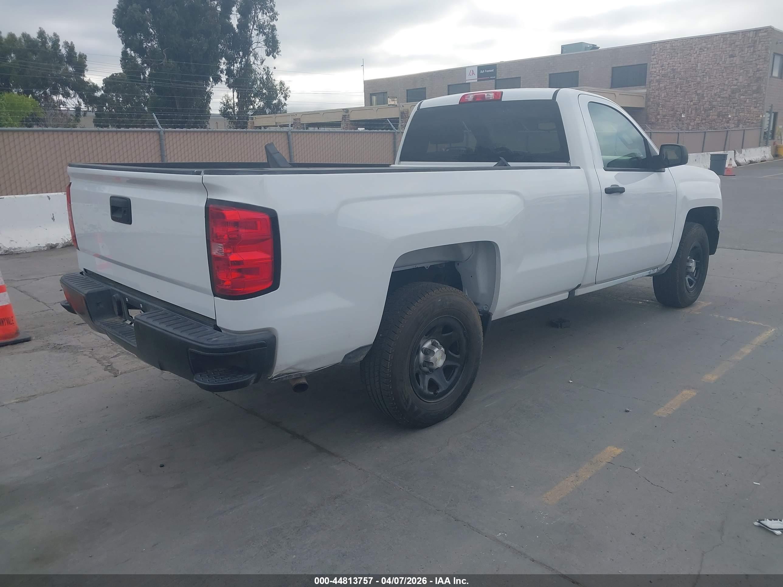 CHEVROLET SILVERADO image 4