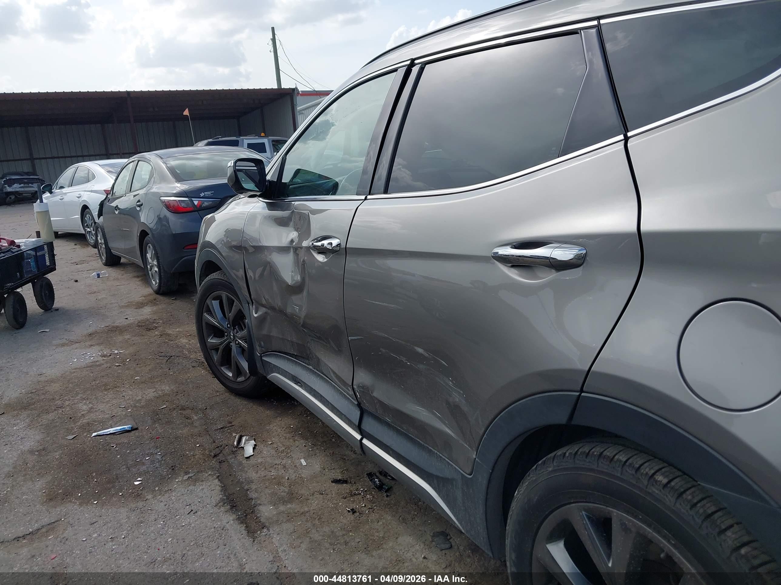 HYUNDAI SANTA image 6
