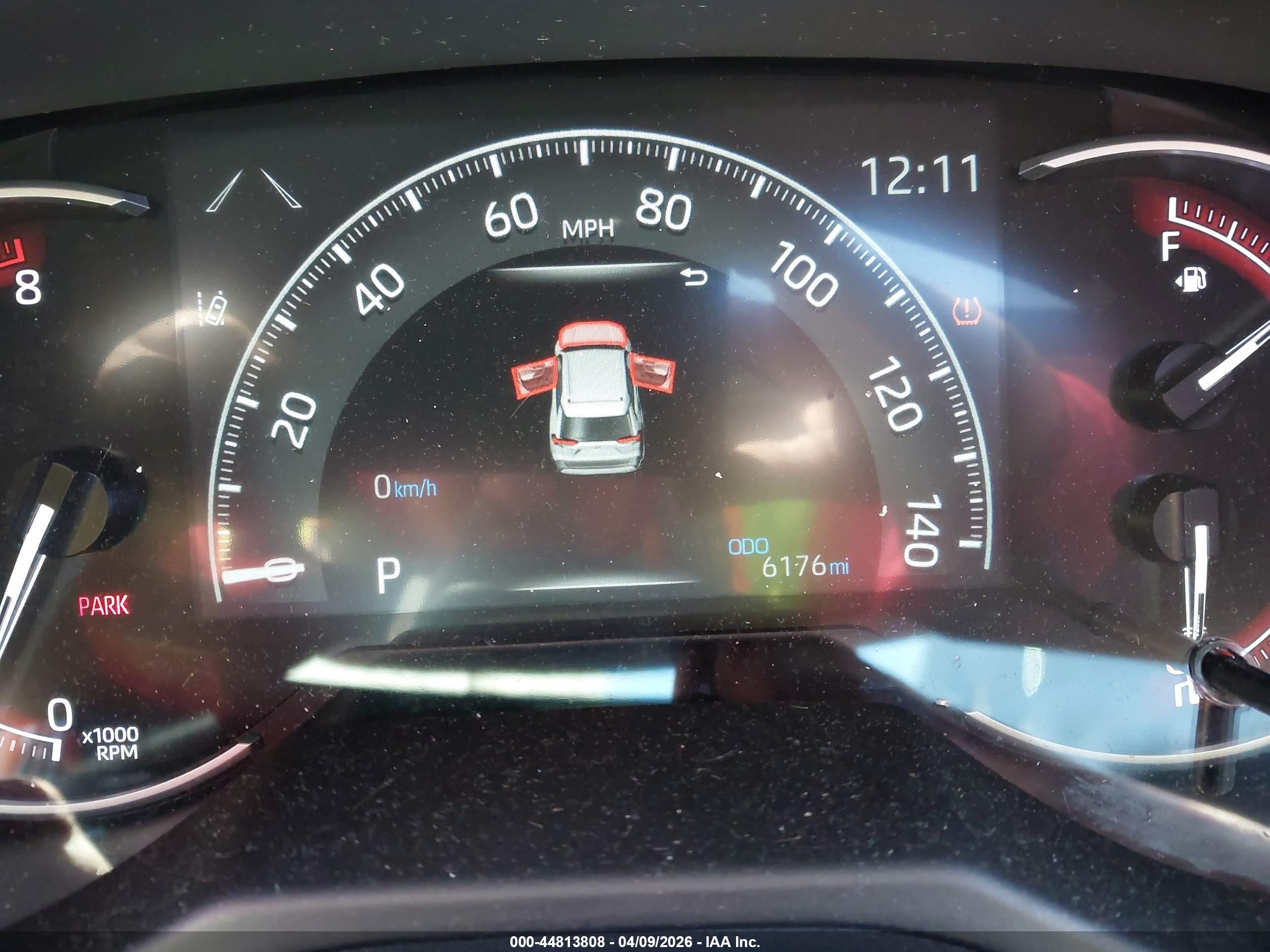 TOYOTA RAV4 image 7