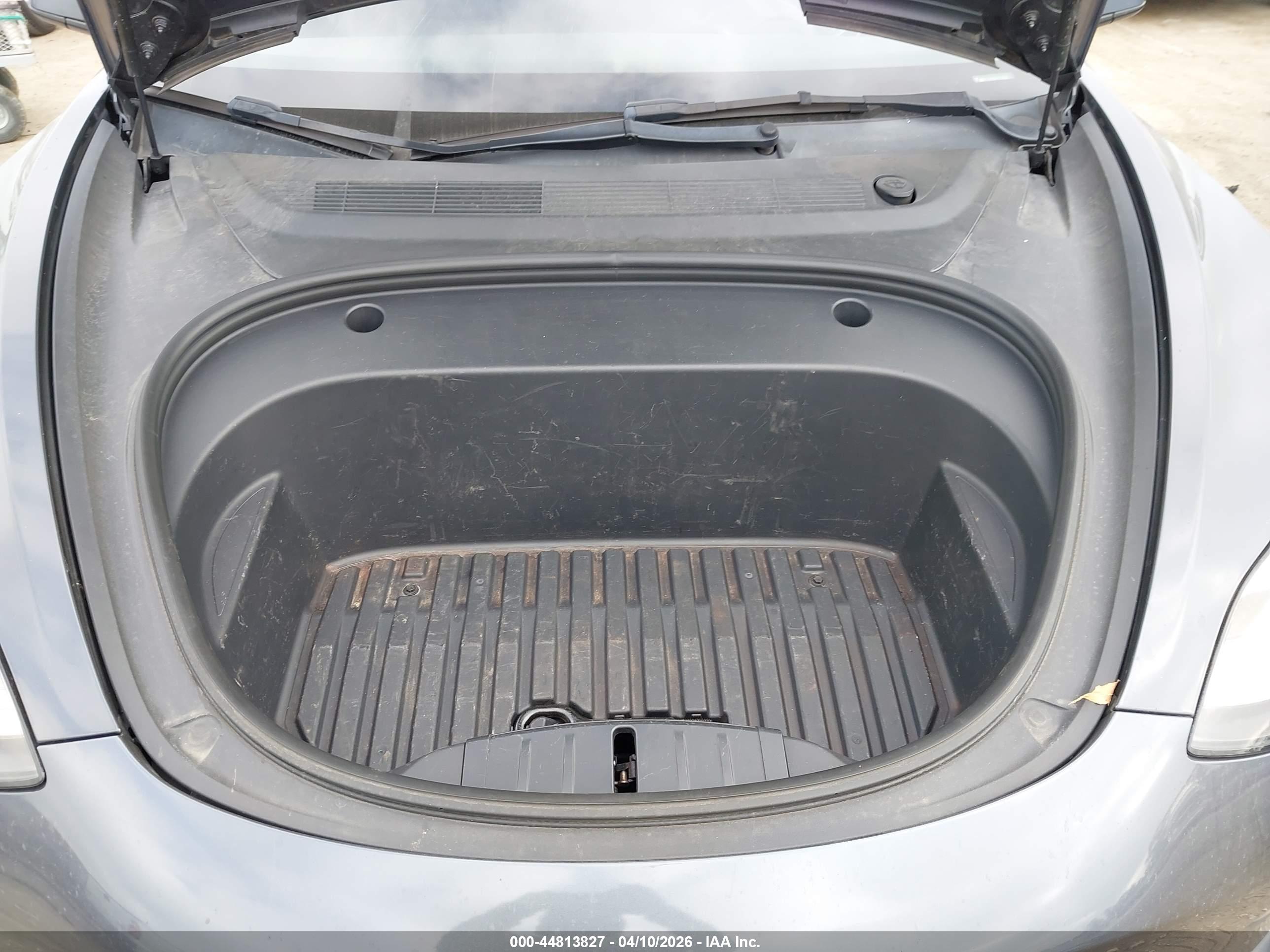 TESLA MODEL image 10