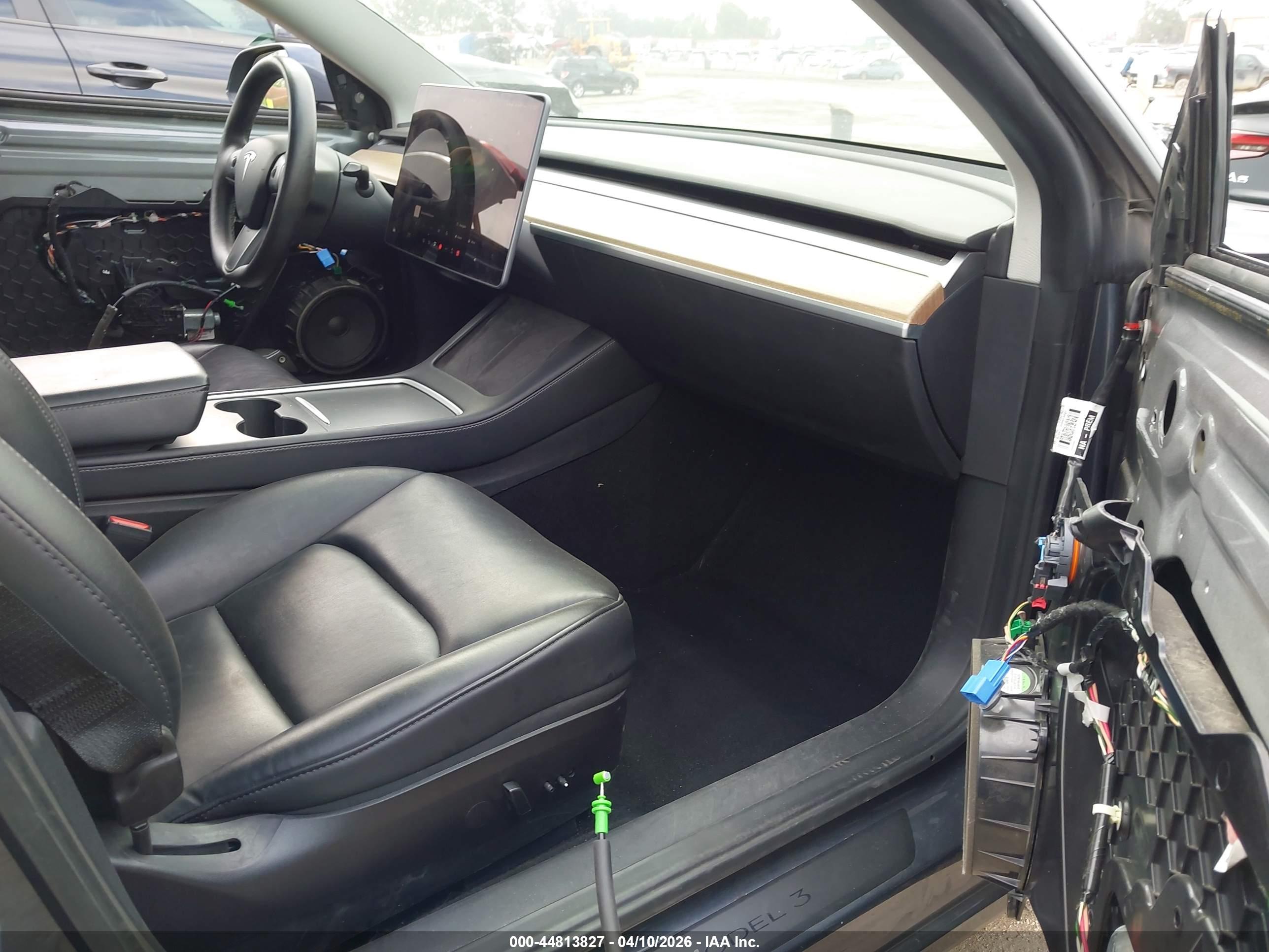 TESLA MODEL image 5