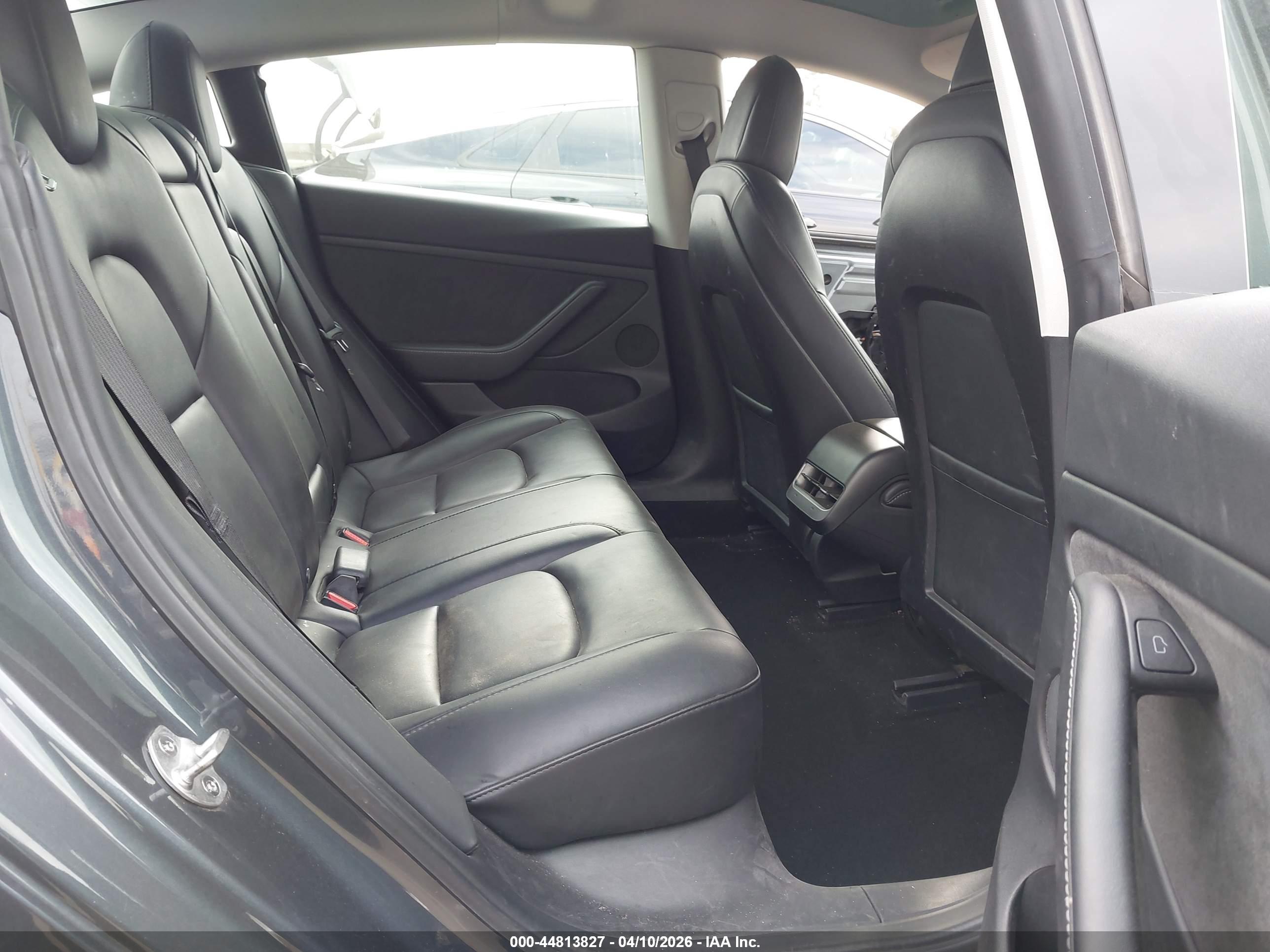 TESLA MODEL image 8