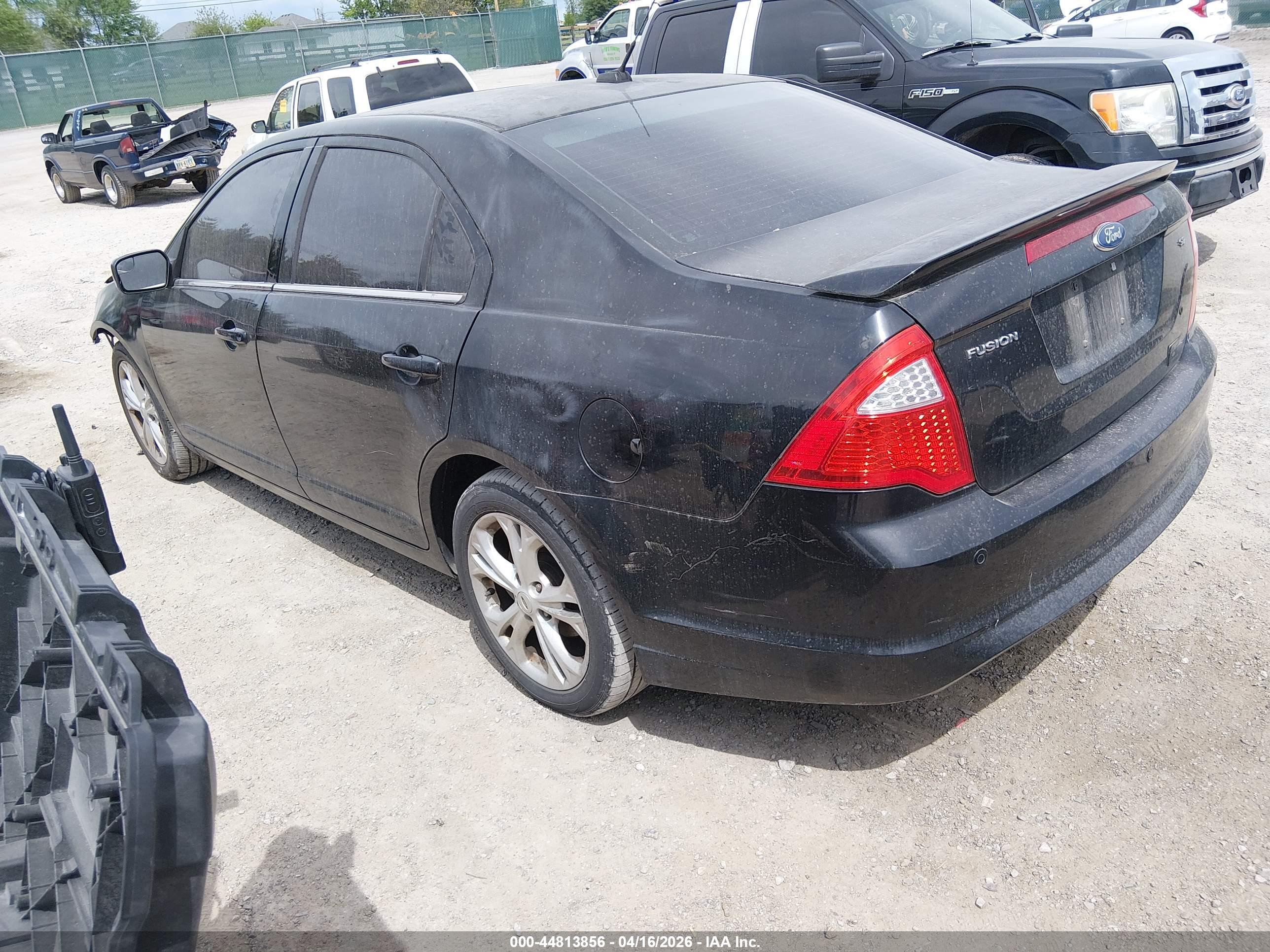 FORD FUSION image 3