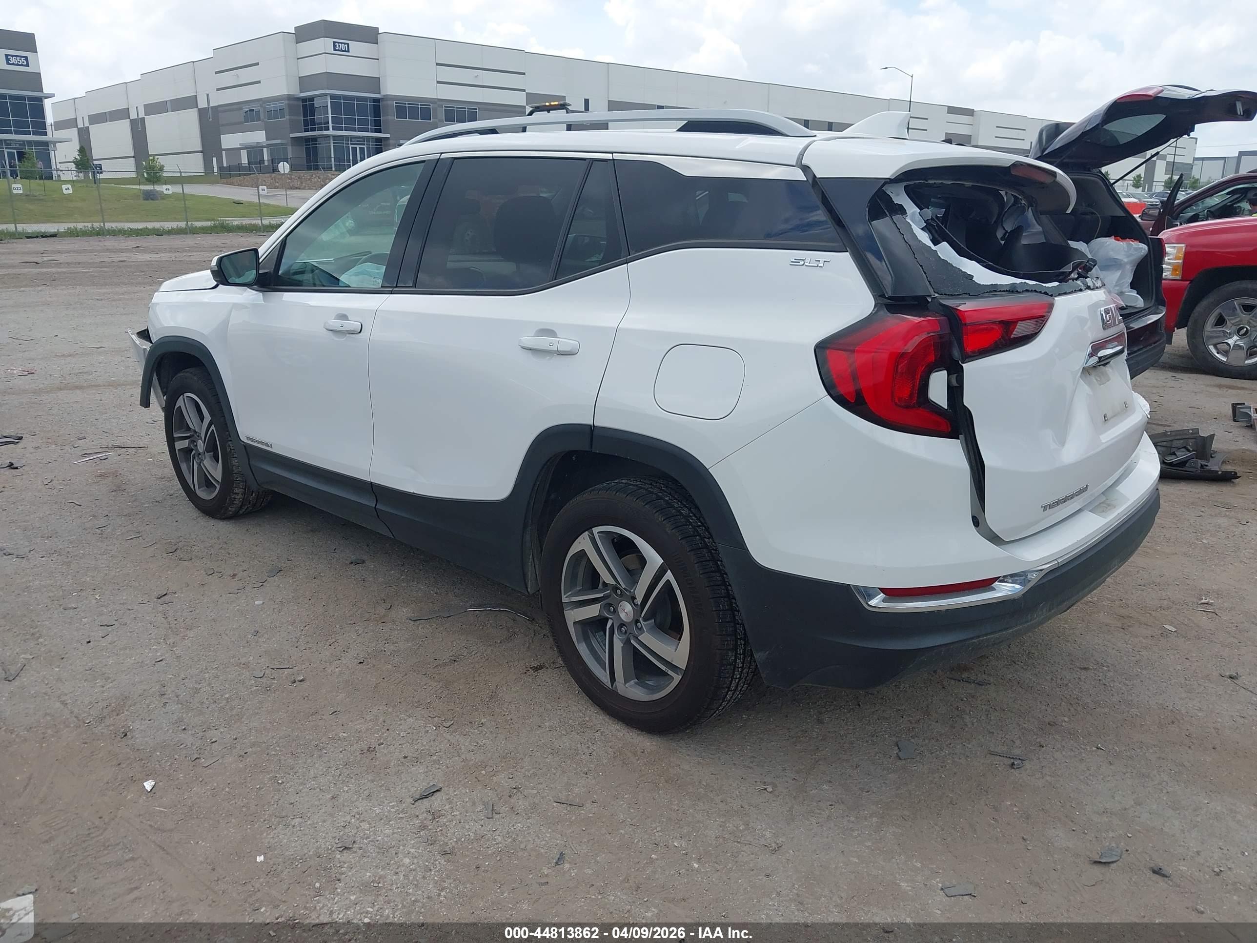 GMC TERRAIN image 3
