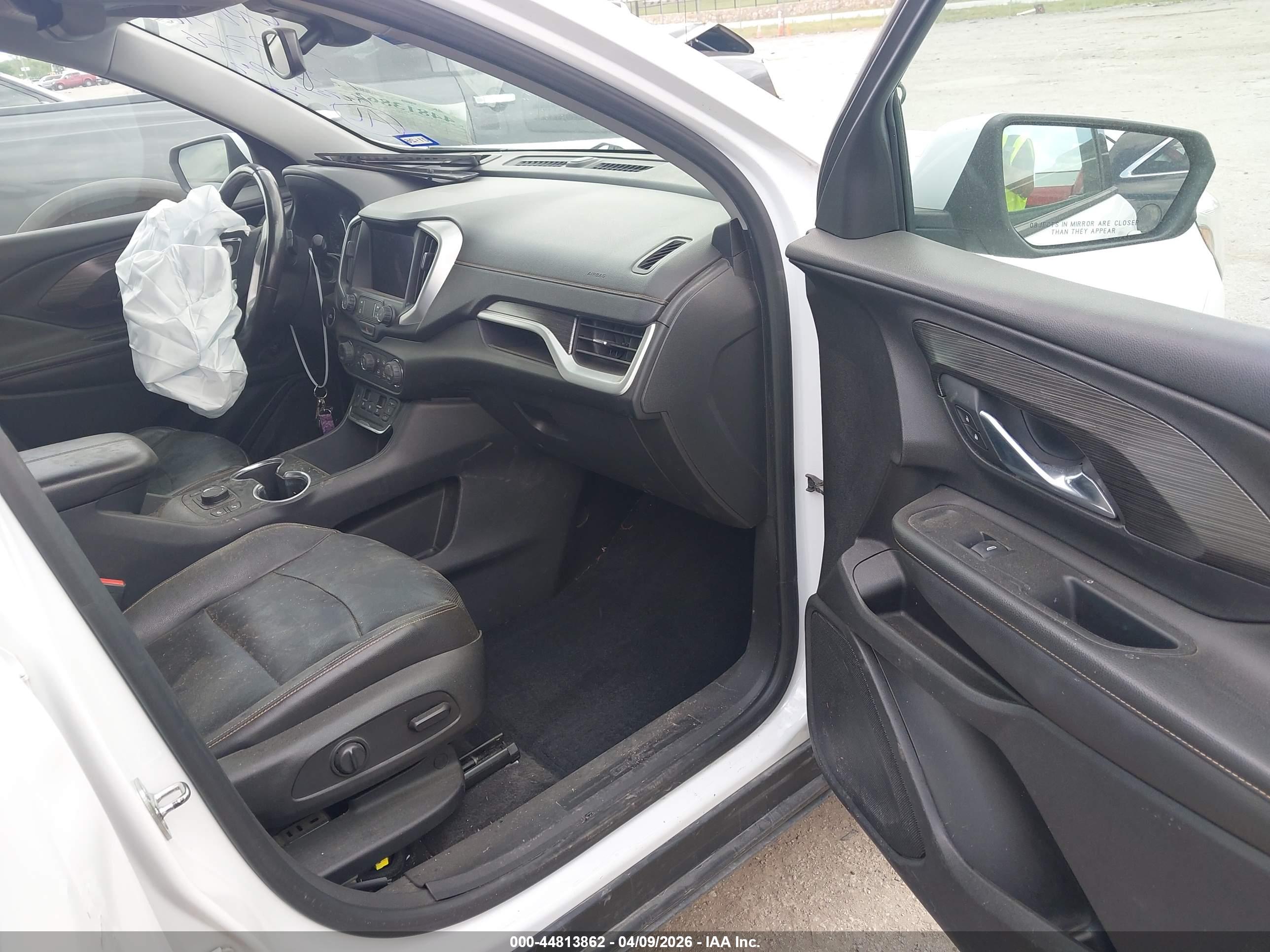 GMC TERRAIN image 5