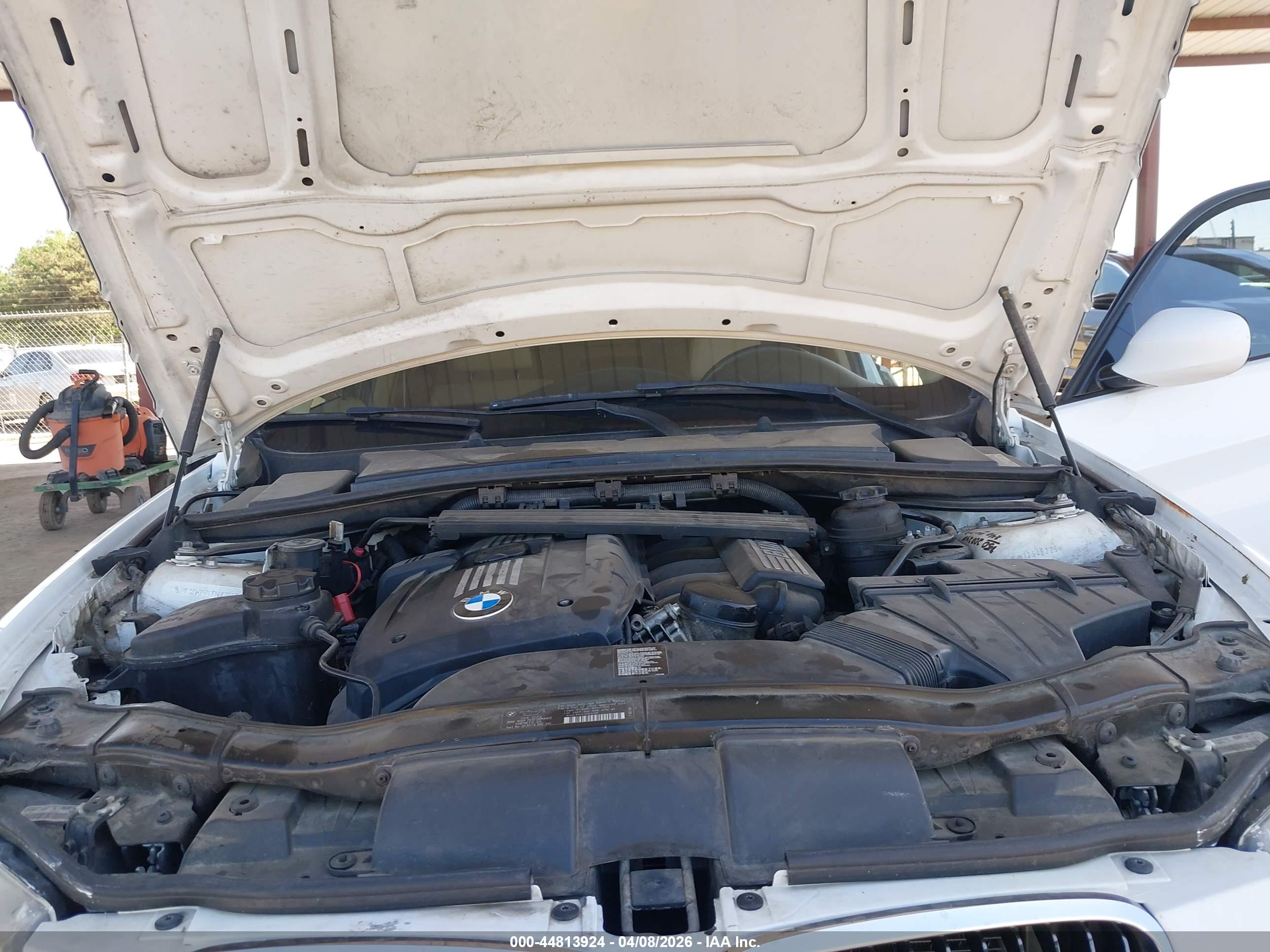 BMW 328I image 10