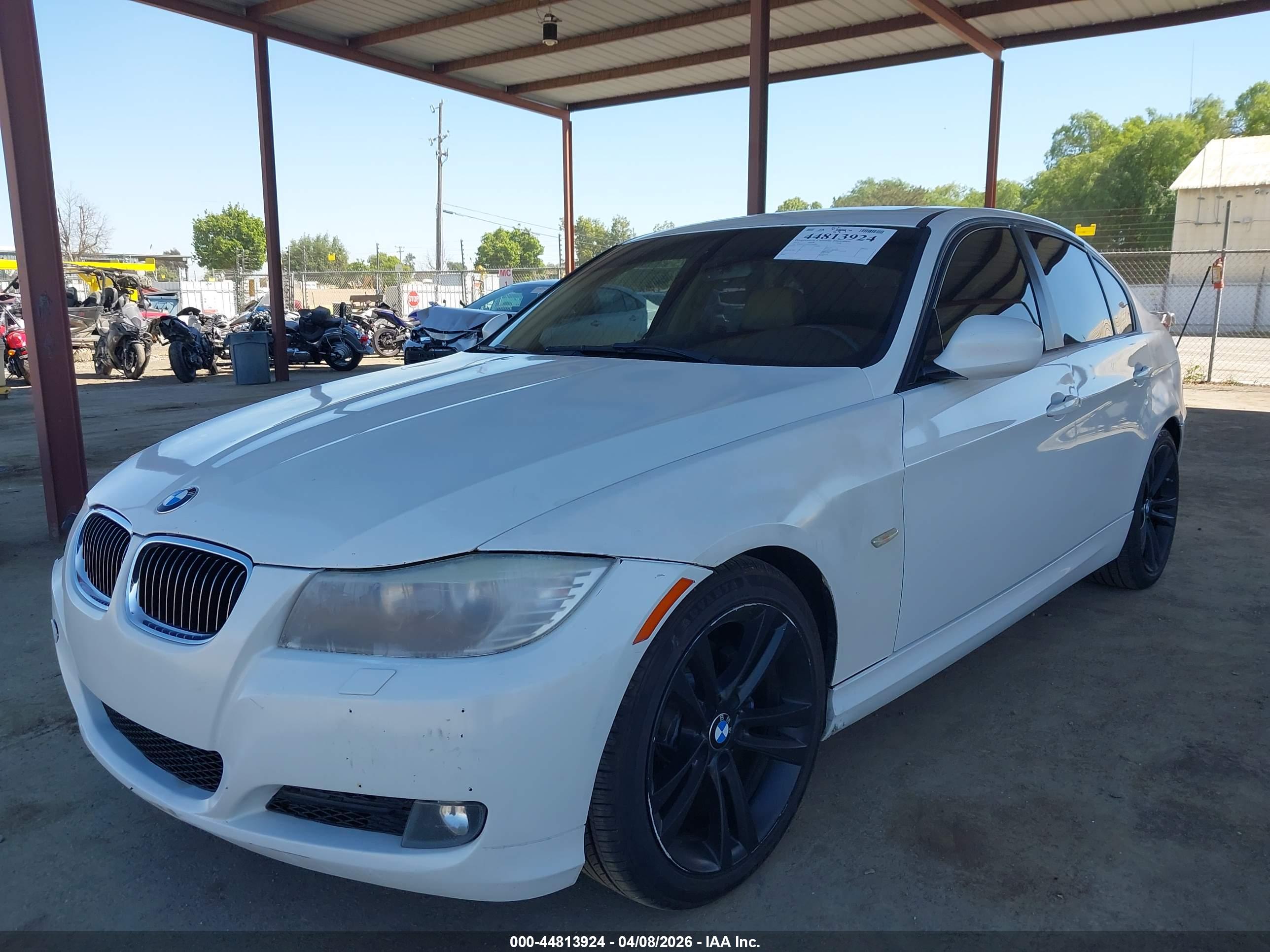 BMW 328I image 2