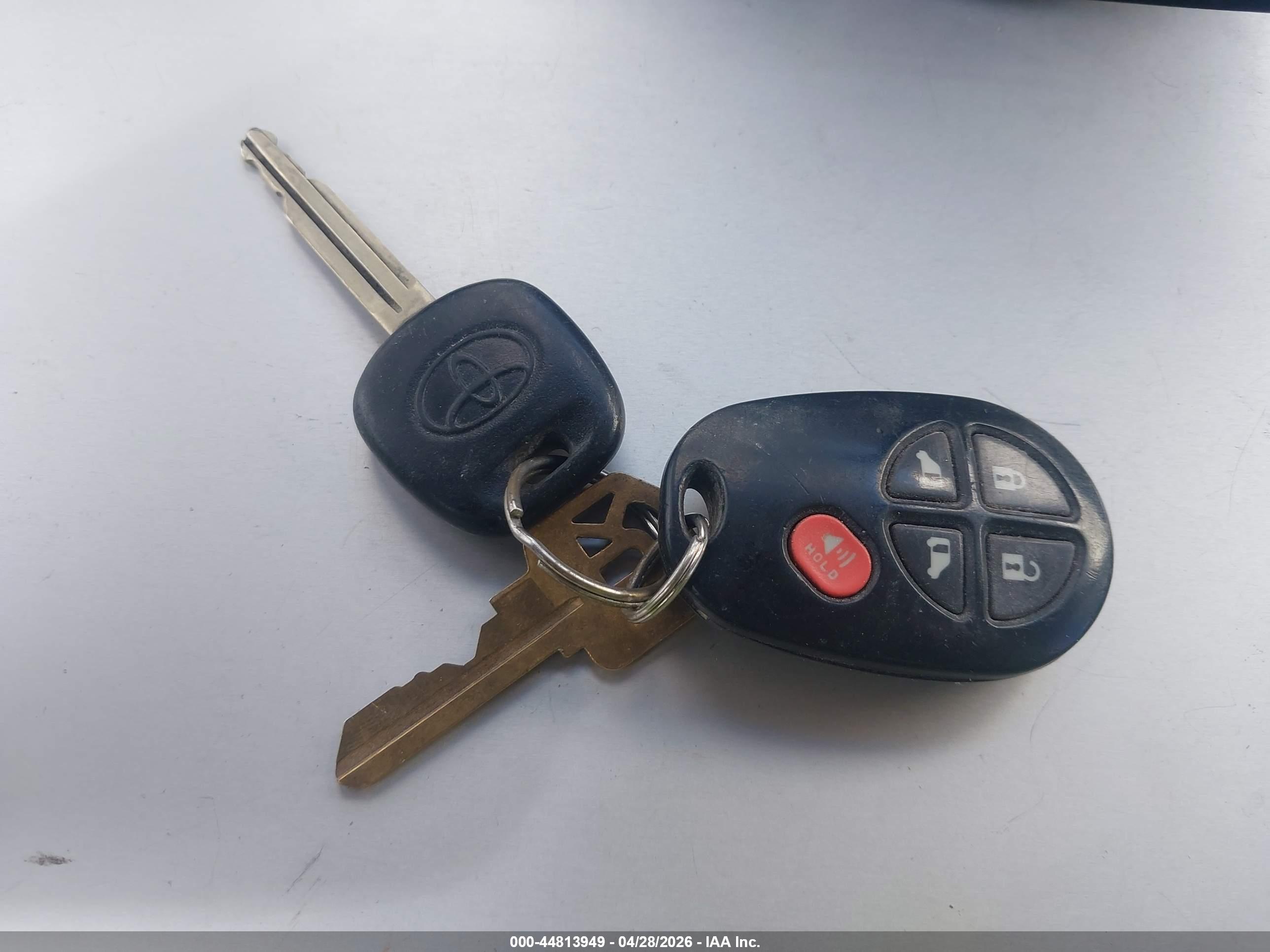 TOYOTA SIENNA image 11