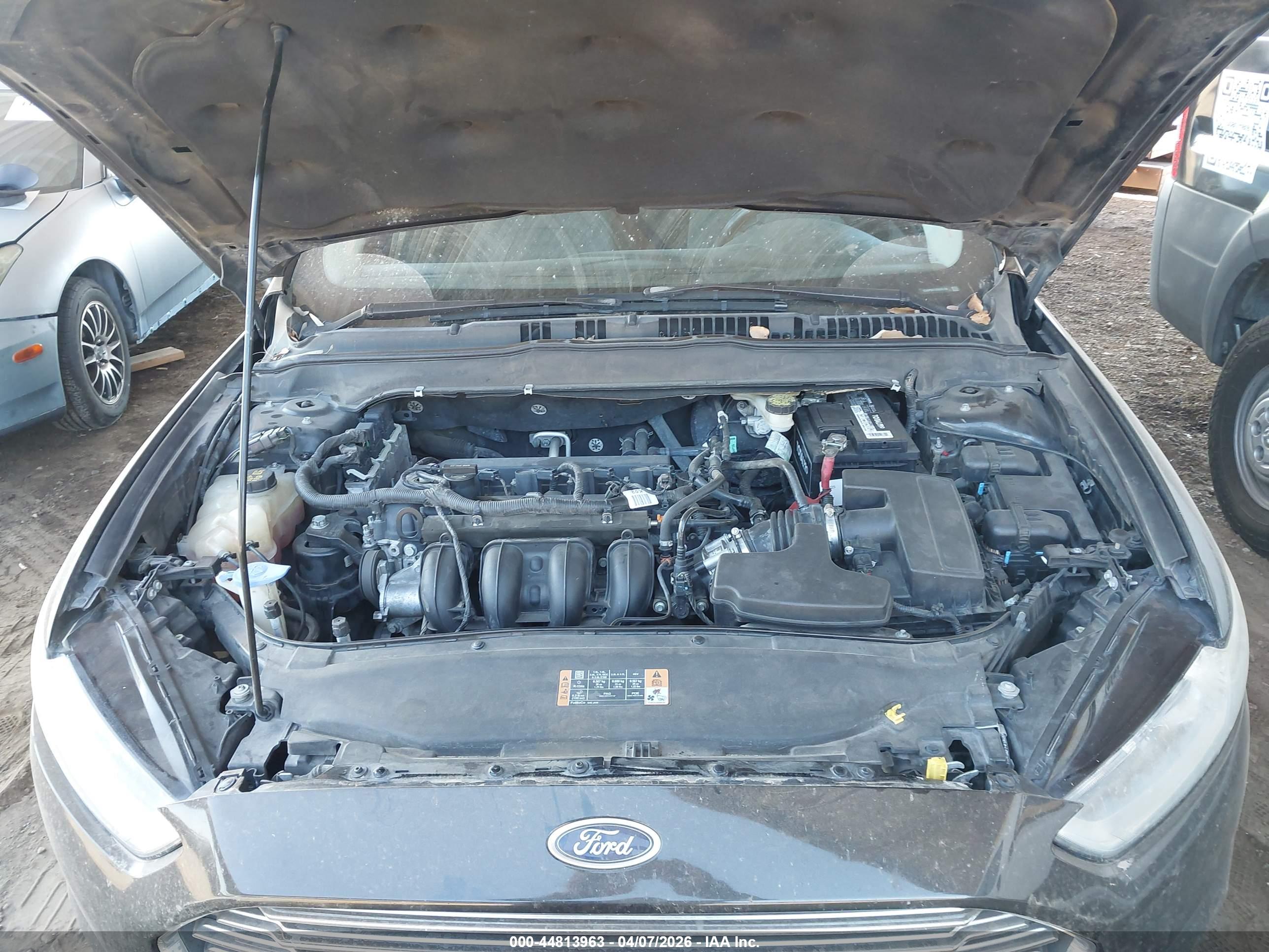 FORD FUSION image 10
