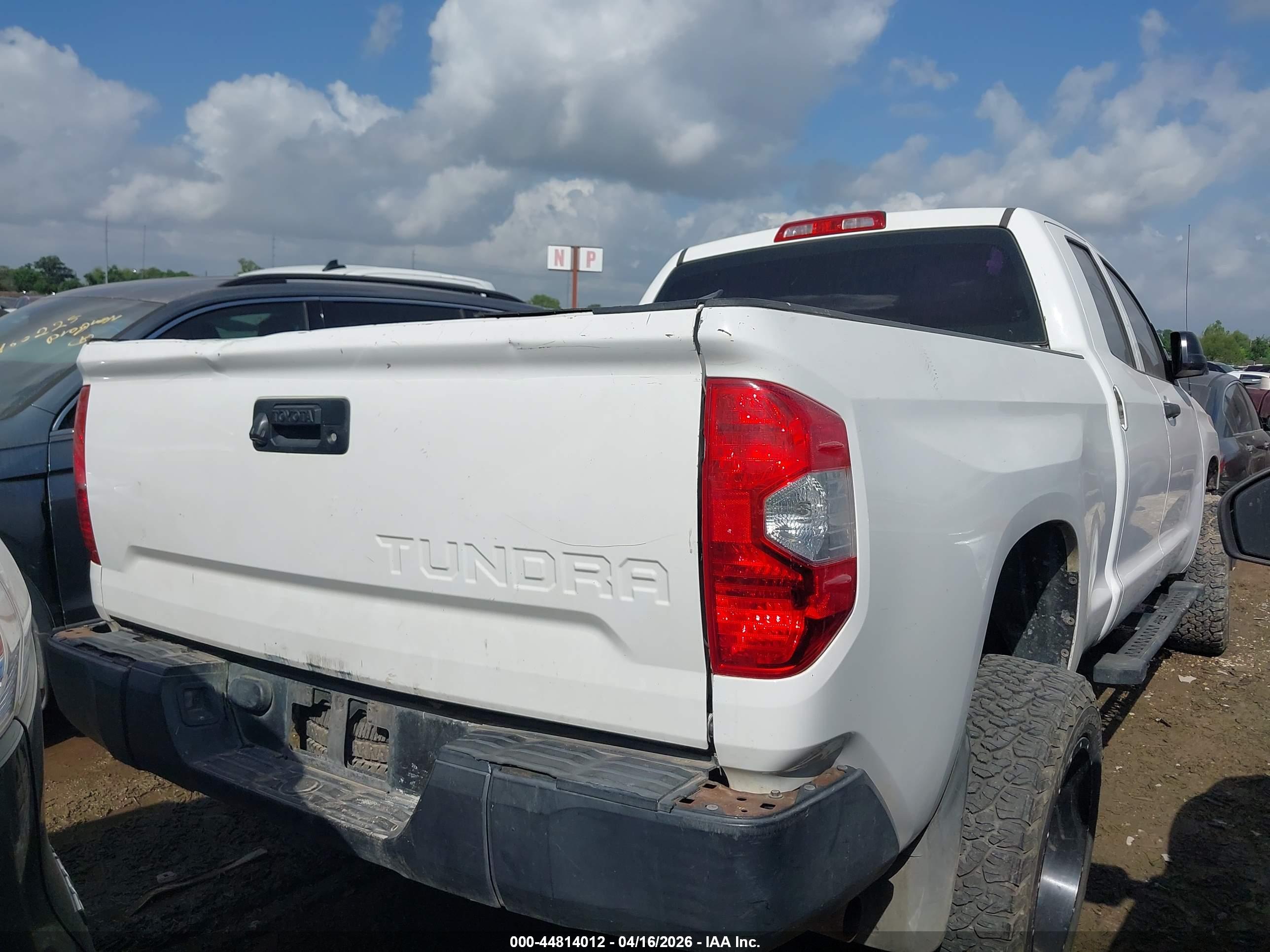 TOYOTA TUNDRA image 4