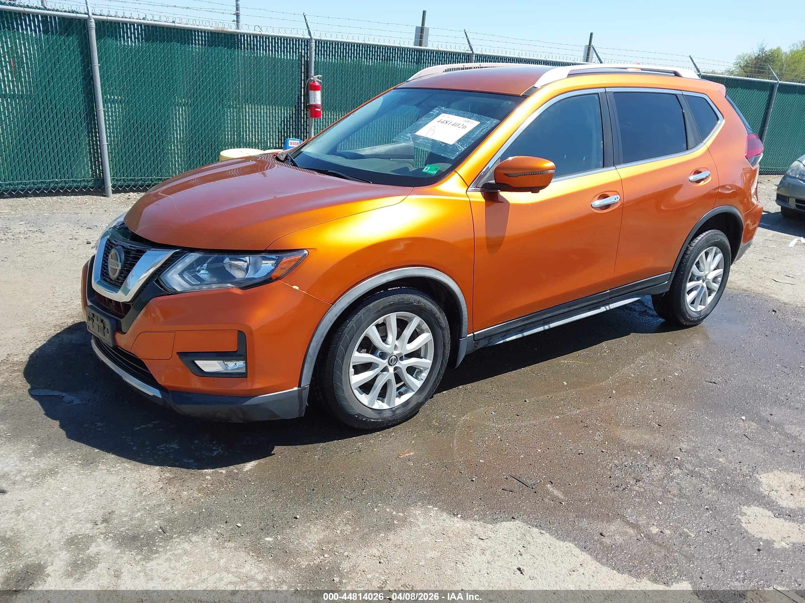 NISSAN ROGUE image 2