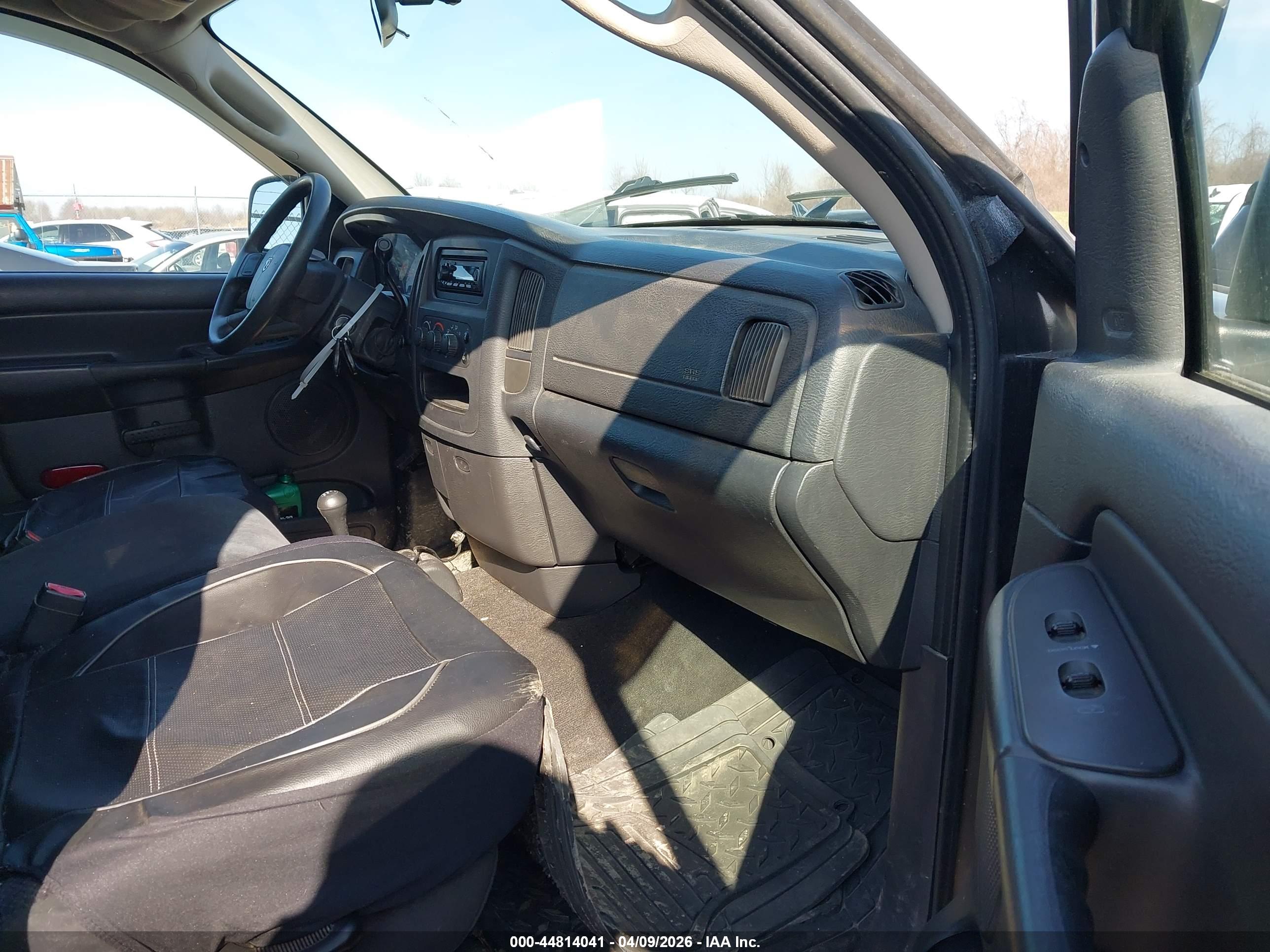 DODGE RAM image 5