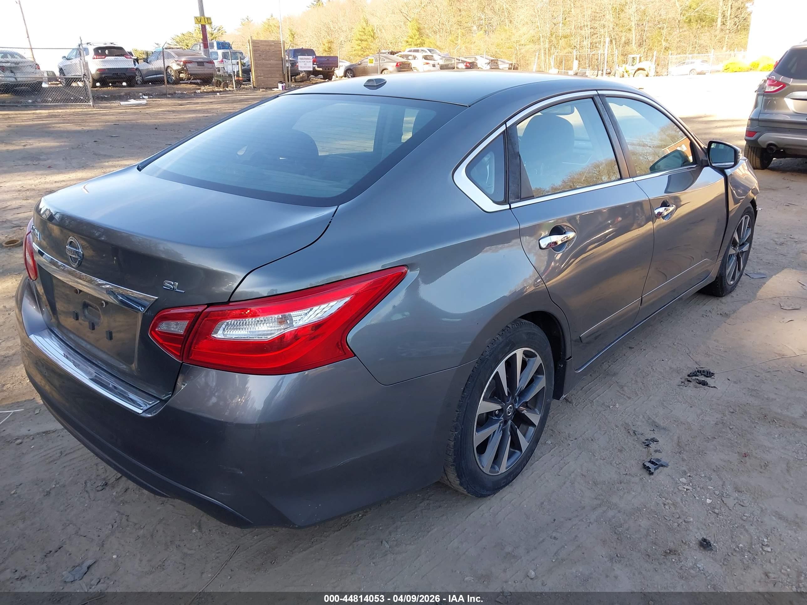 NISSAN ALTIMA image 4