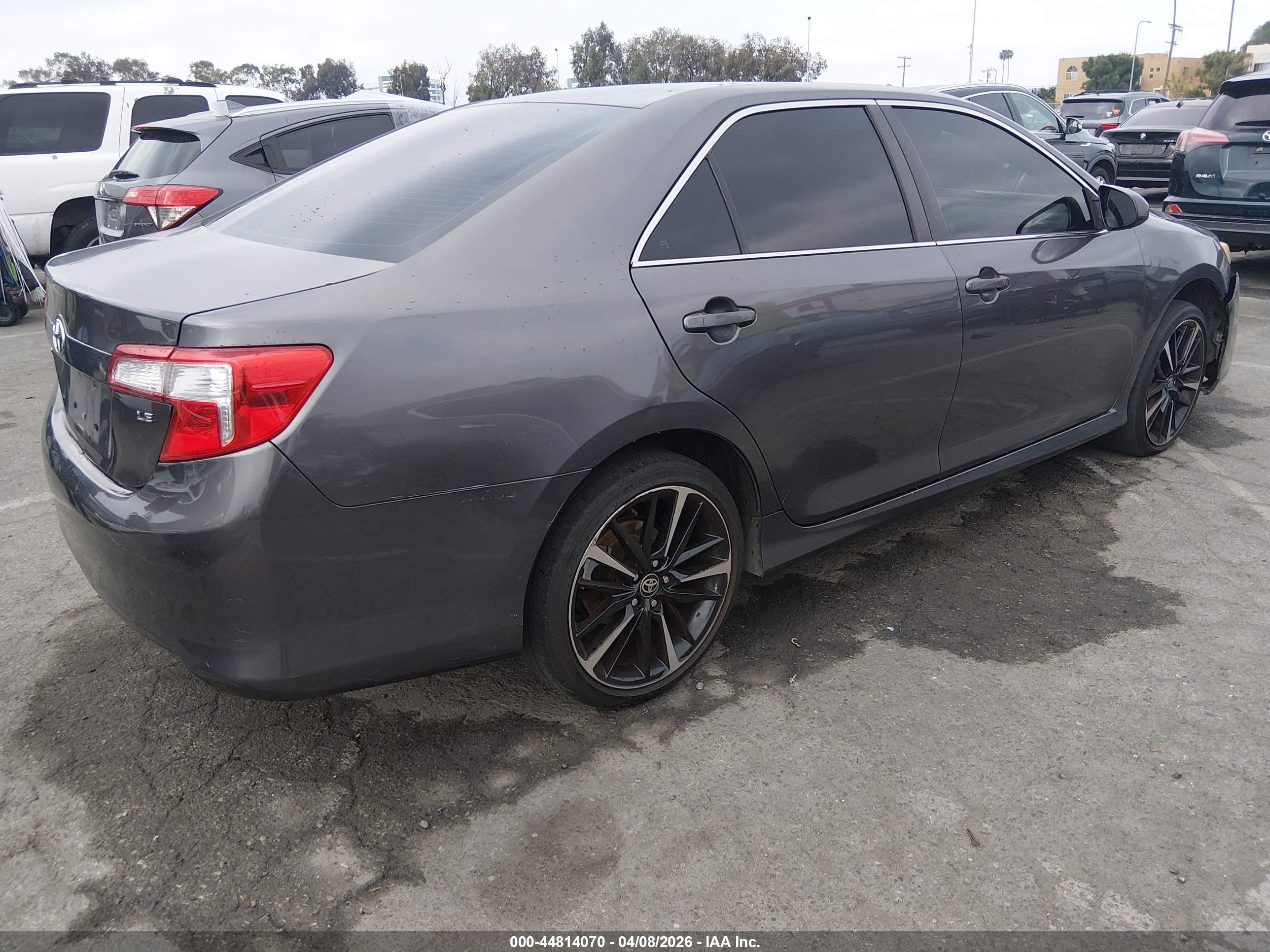 TOYOTA CAMRY image 4