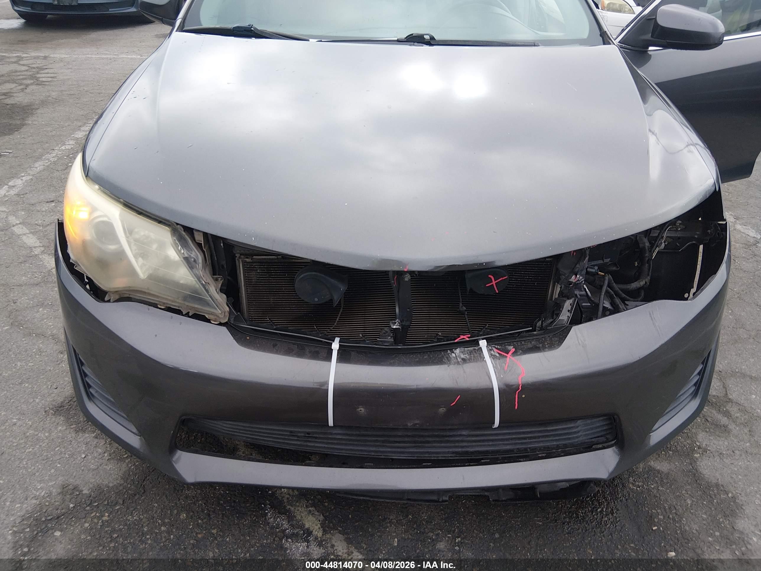 TOYOTA CAMRY image 6
