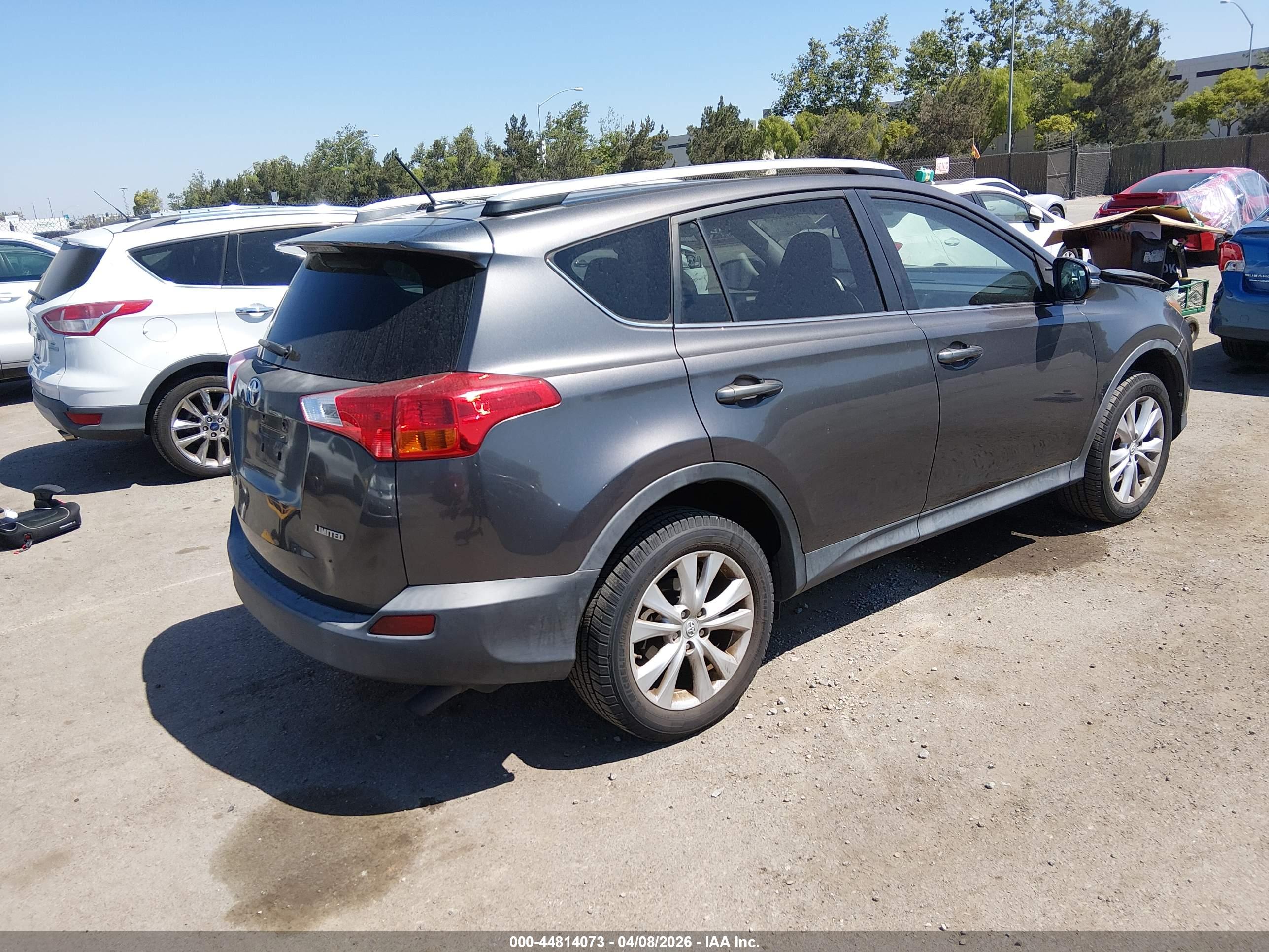TOYOTA RAV4 image 4