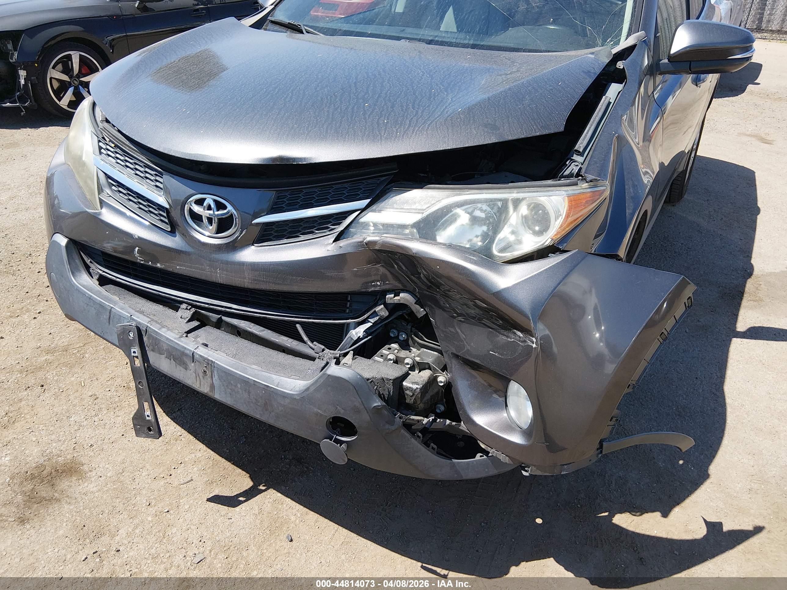 TOYOTA RAV4 image 6