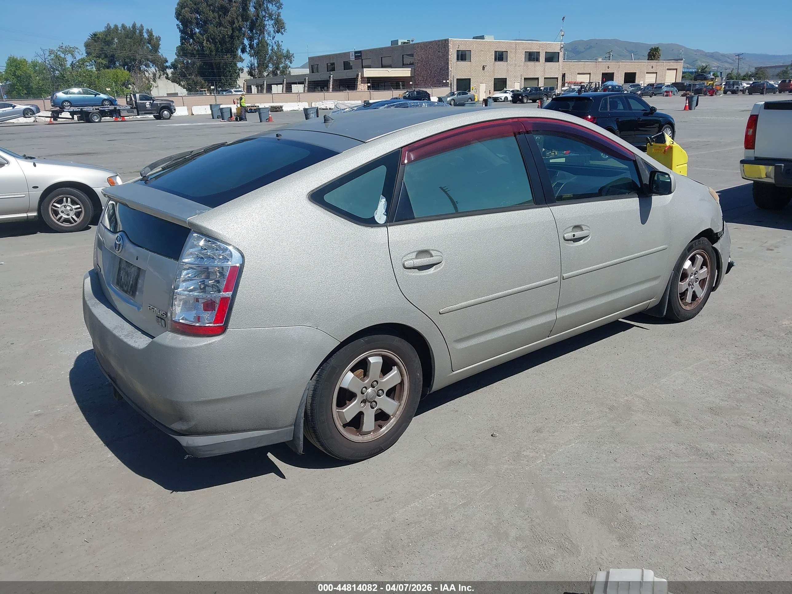 TOYOTA PRIUS image 4