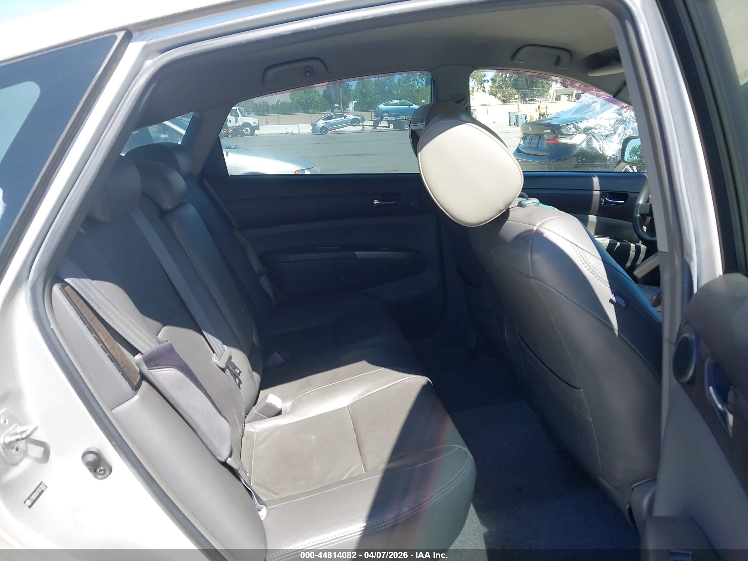 TOYOTA PRIUS image 8