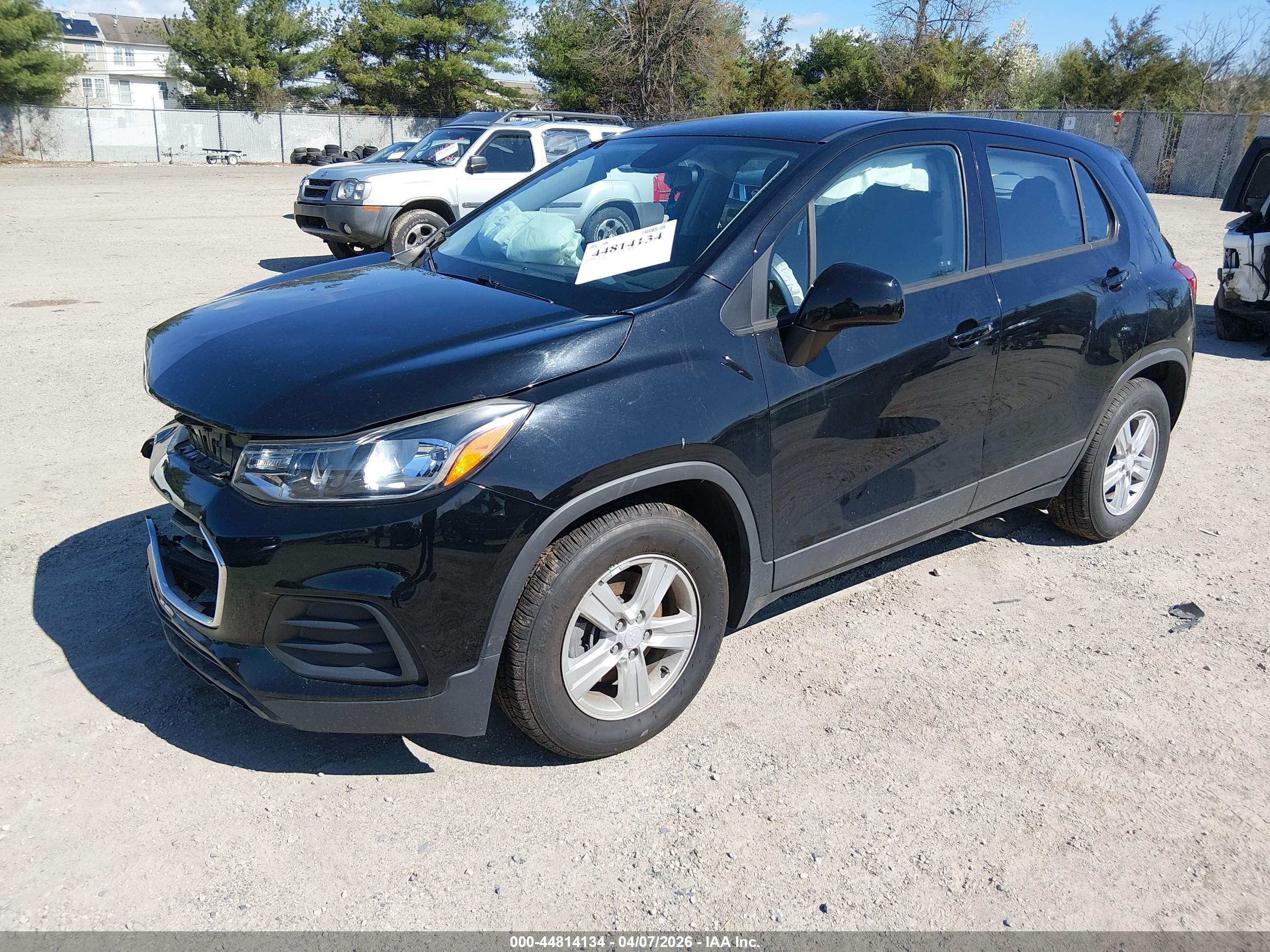 CHEVROLET TRAX image 2