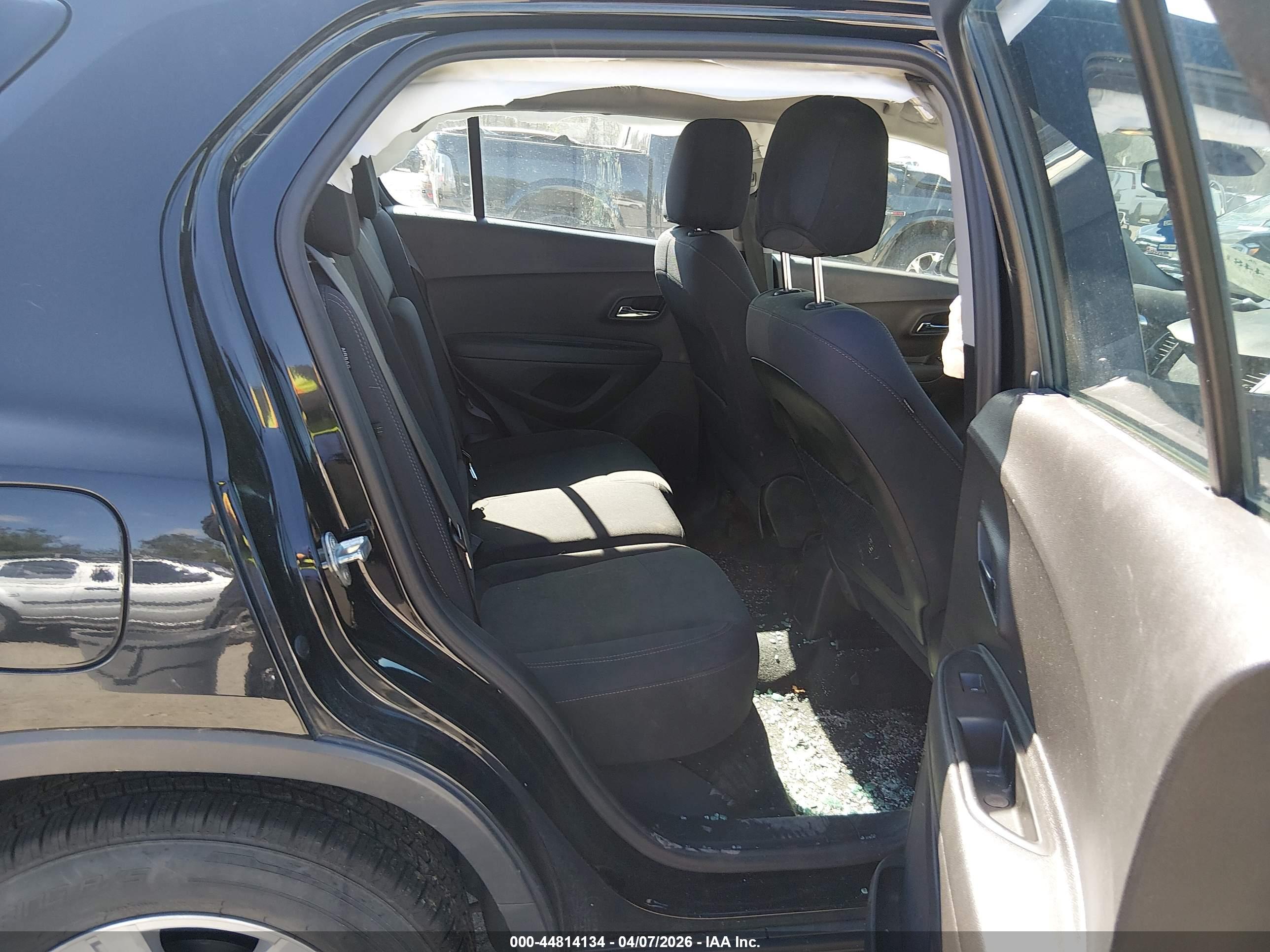CHEVROLET TRAX image 8