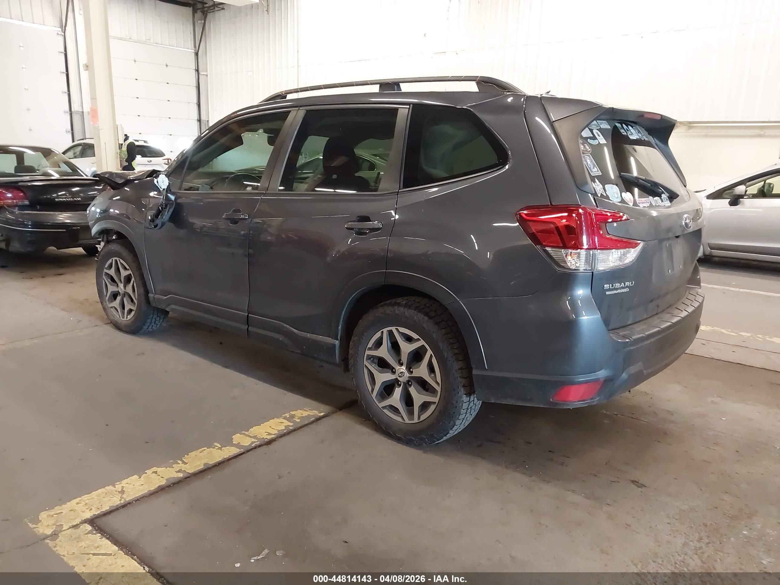SUBARU FORESTER image 3