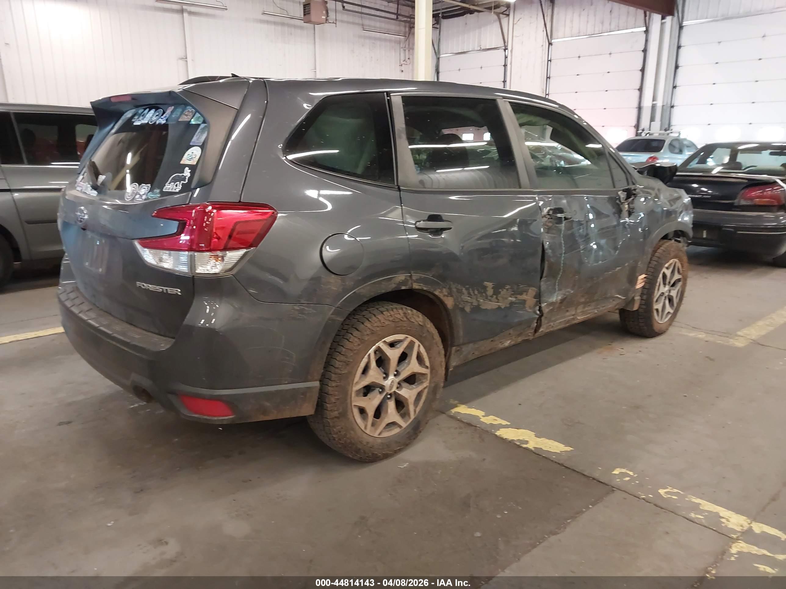 SUBARU FORESTER image 4
