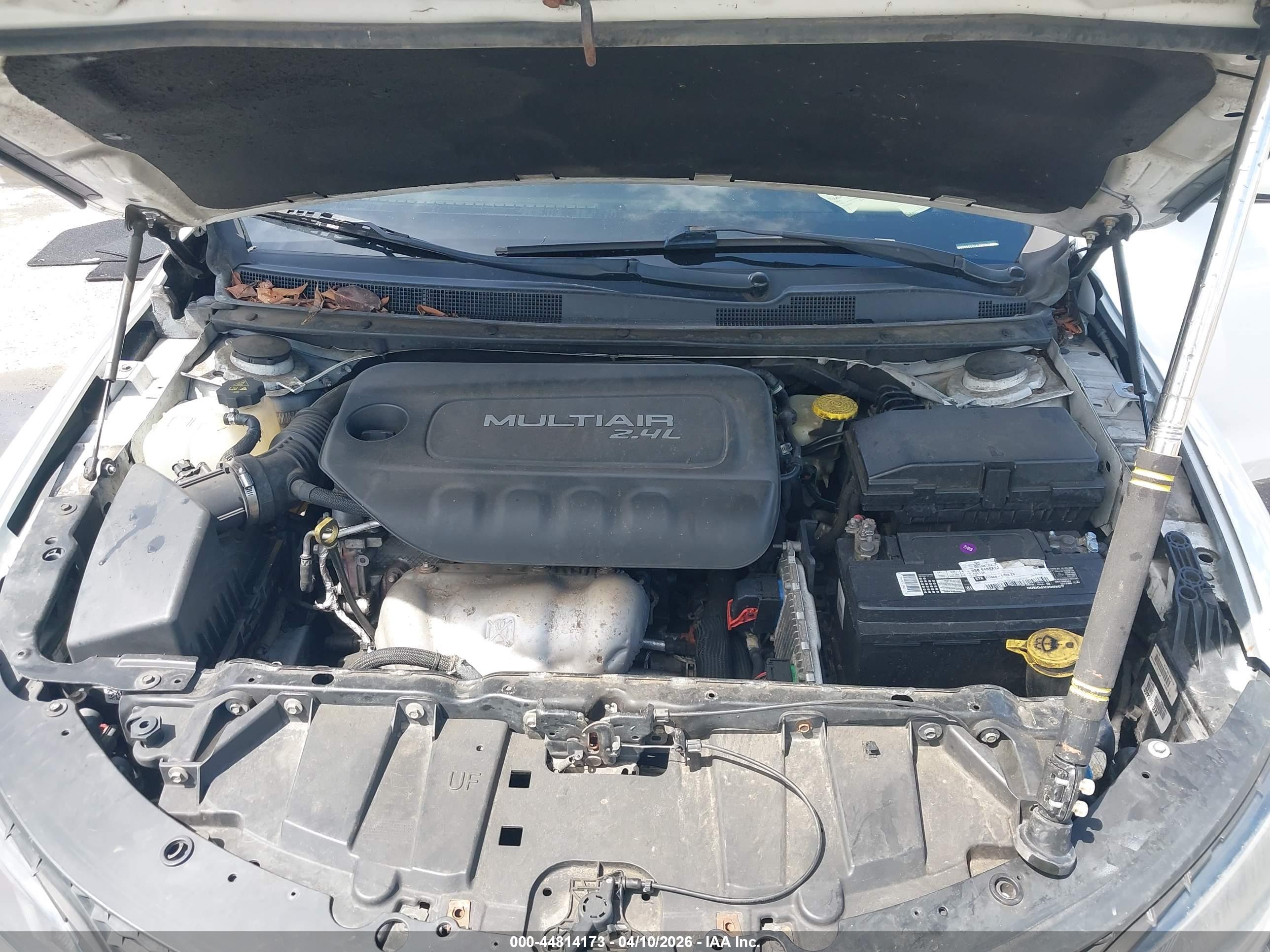 CHRYSLER 200 image 10