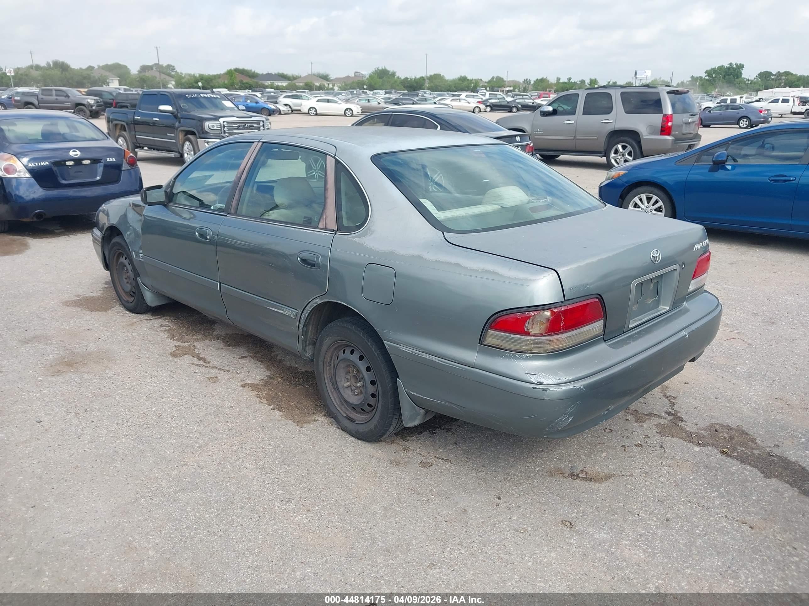 TOYOTA AVALON image 3