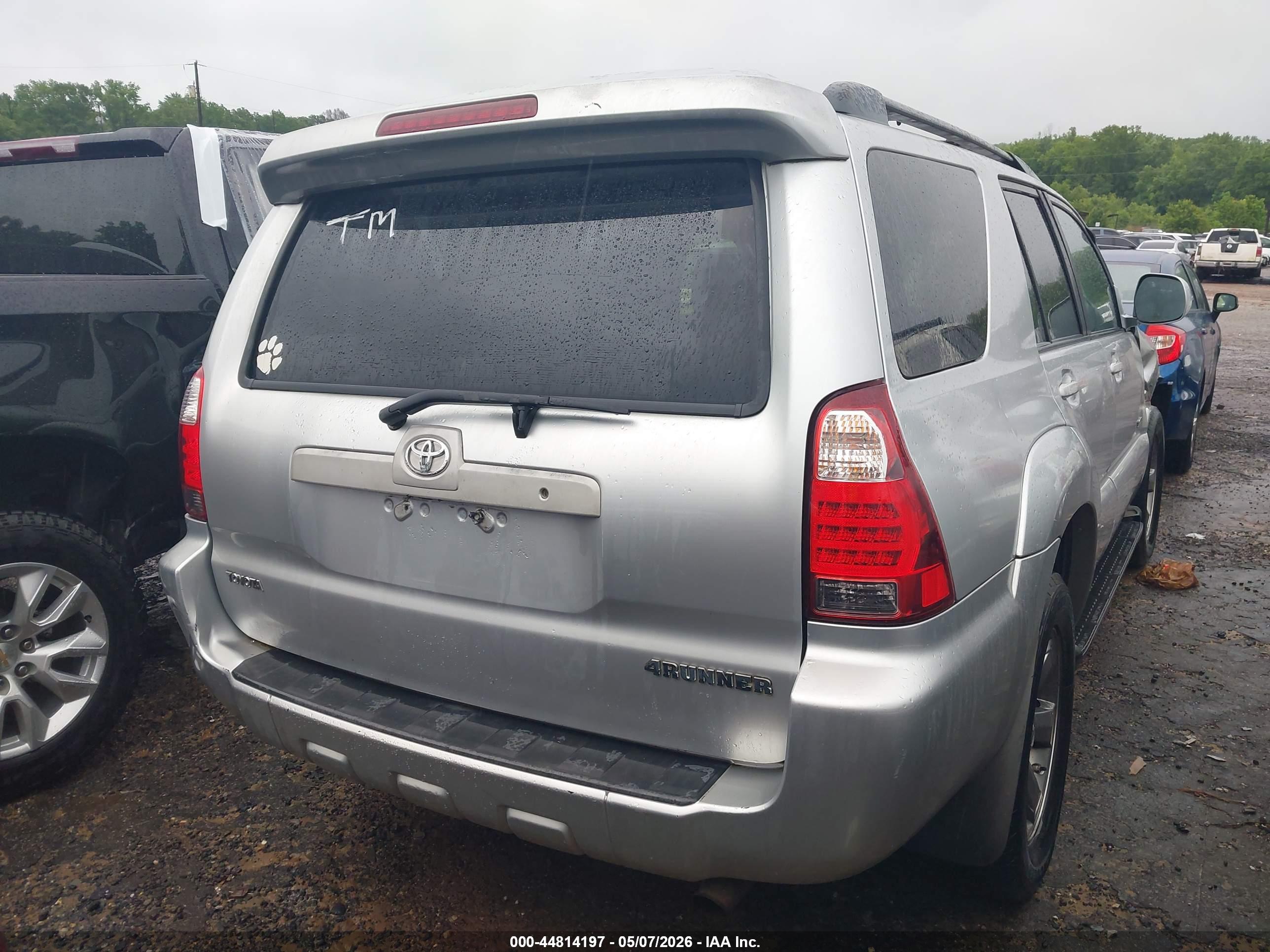 TOYOTA 4RUNNER image 4