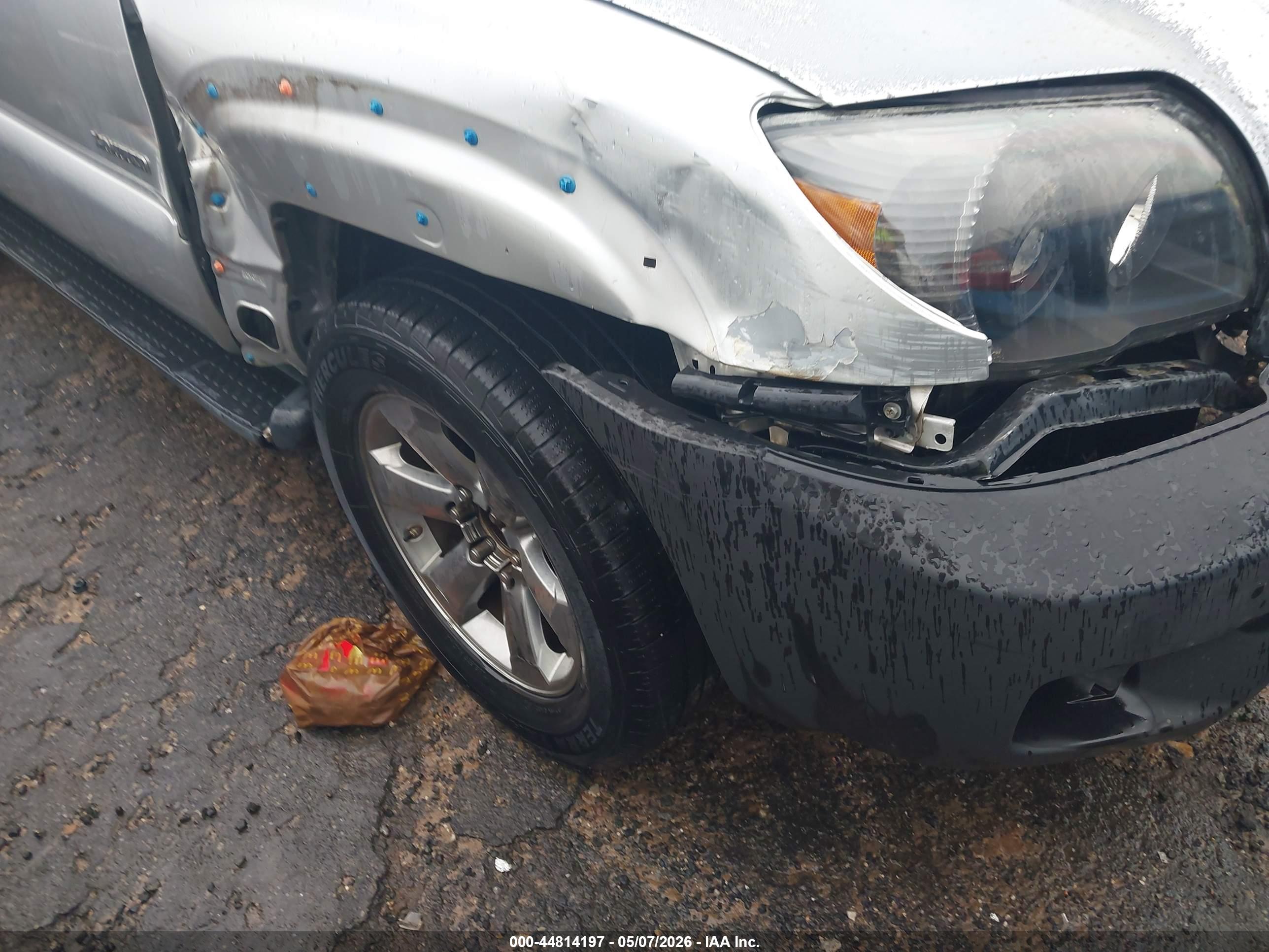 TOYOTA 4RUNNER image 6