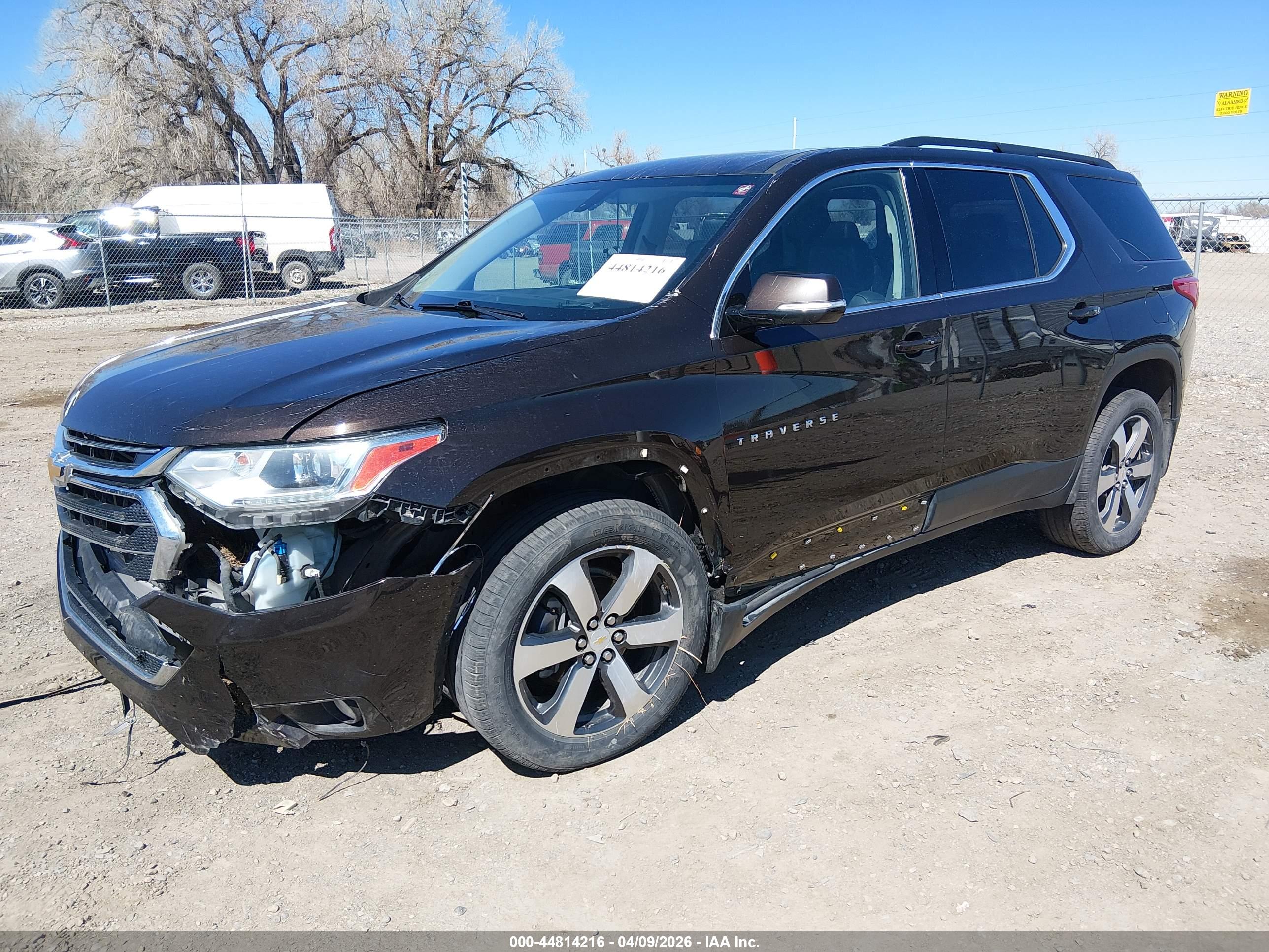 CHEVROLET TRAVERSE image 2