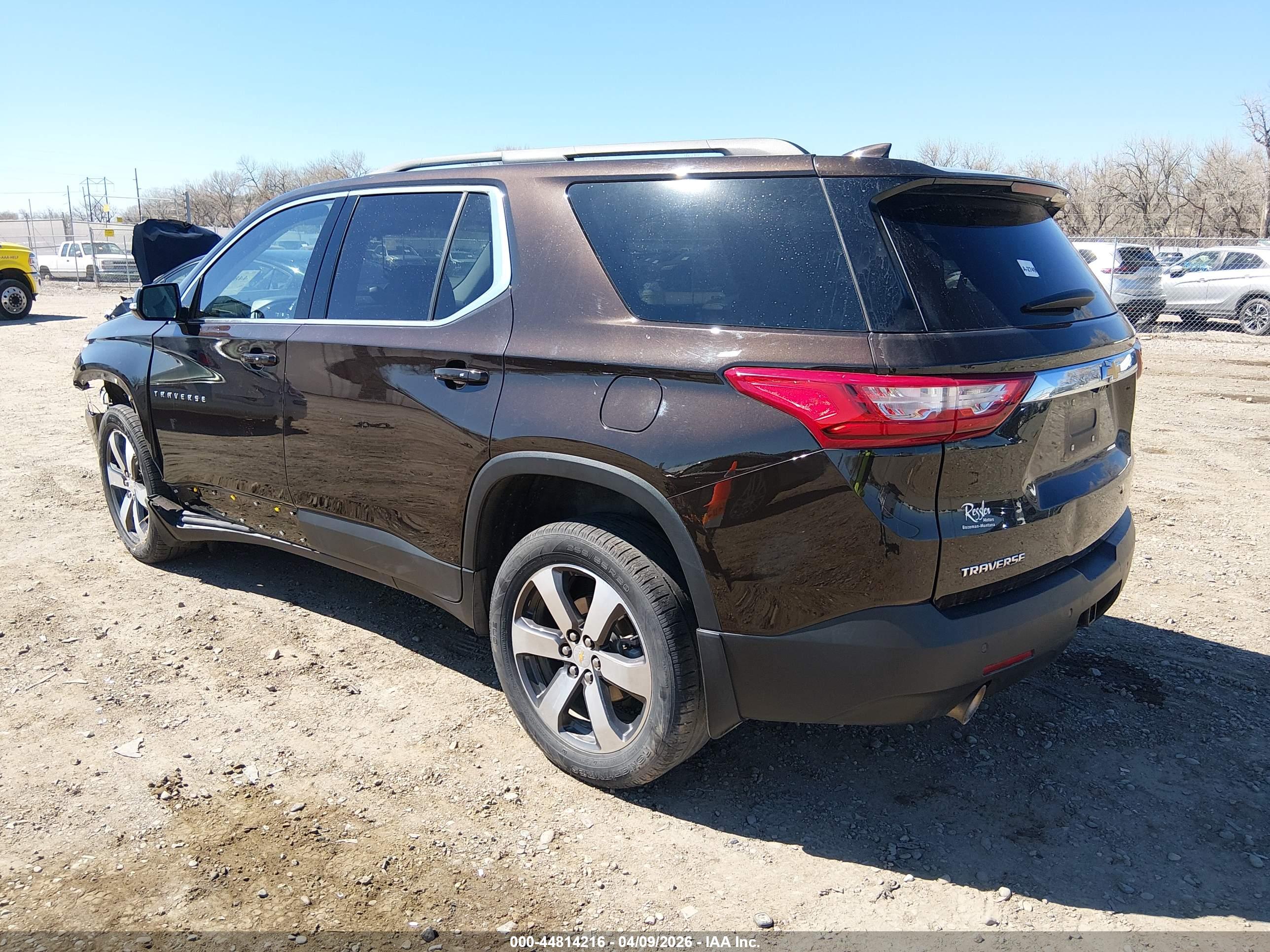 CHEVROLET TRAVERSE image 3
