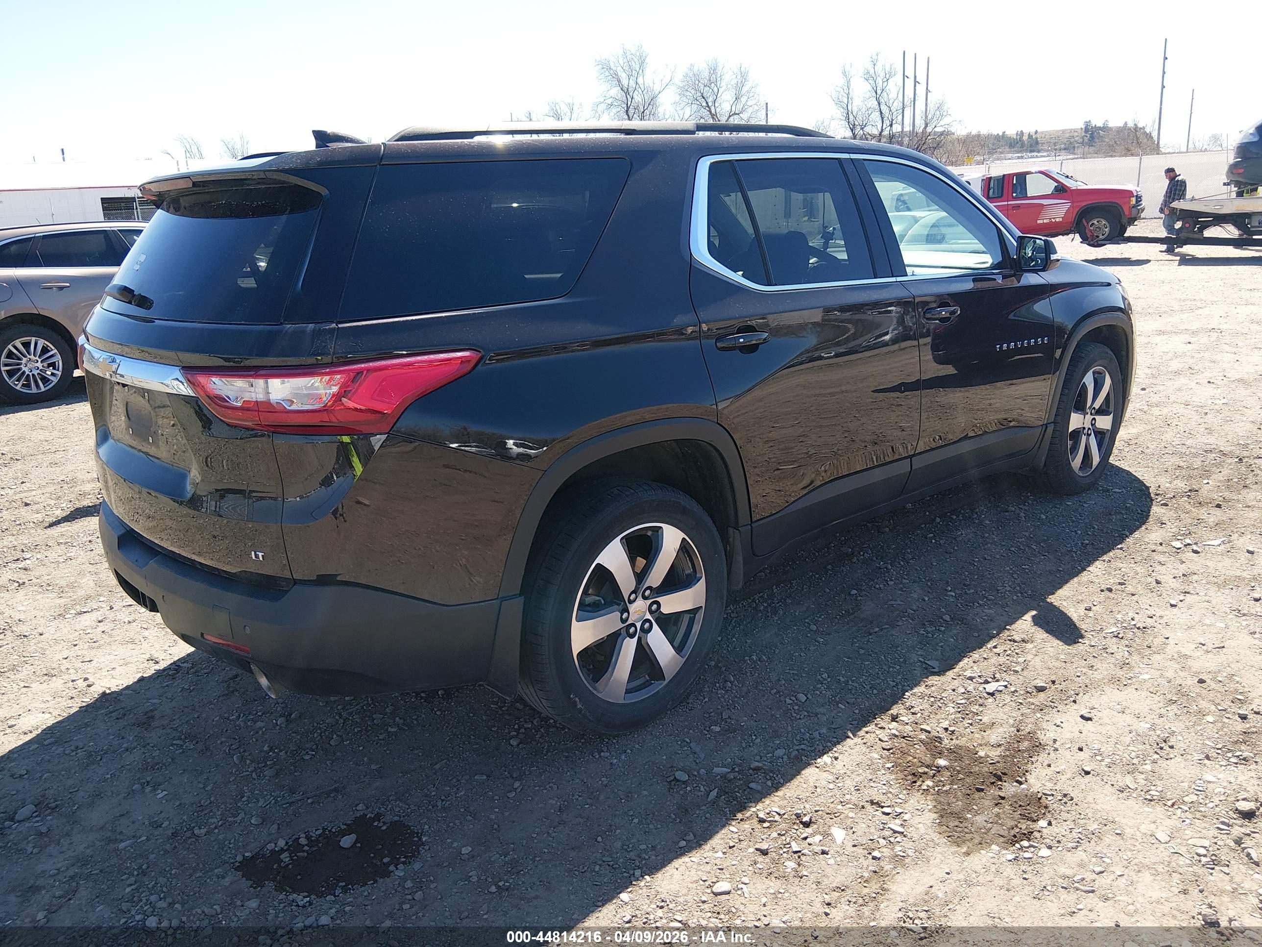 CHEVROLET TRAVERSE image 4