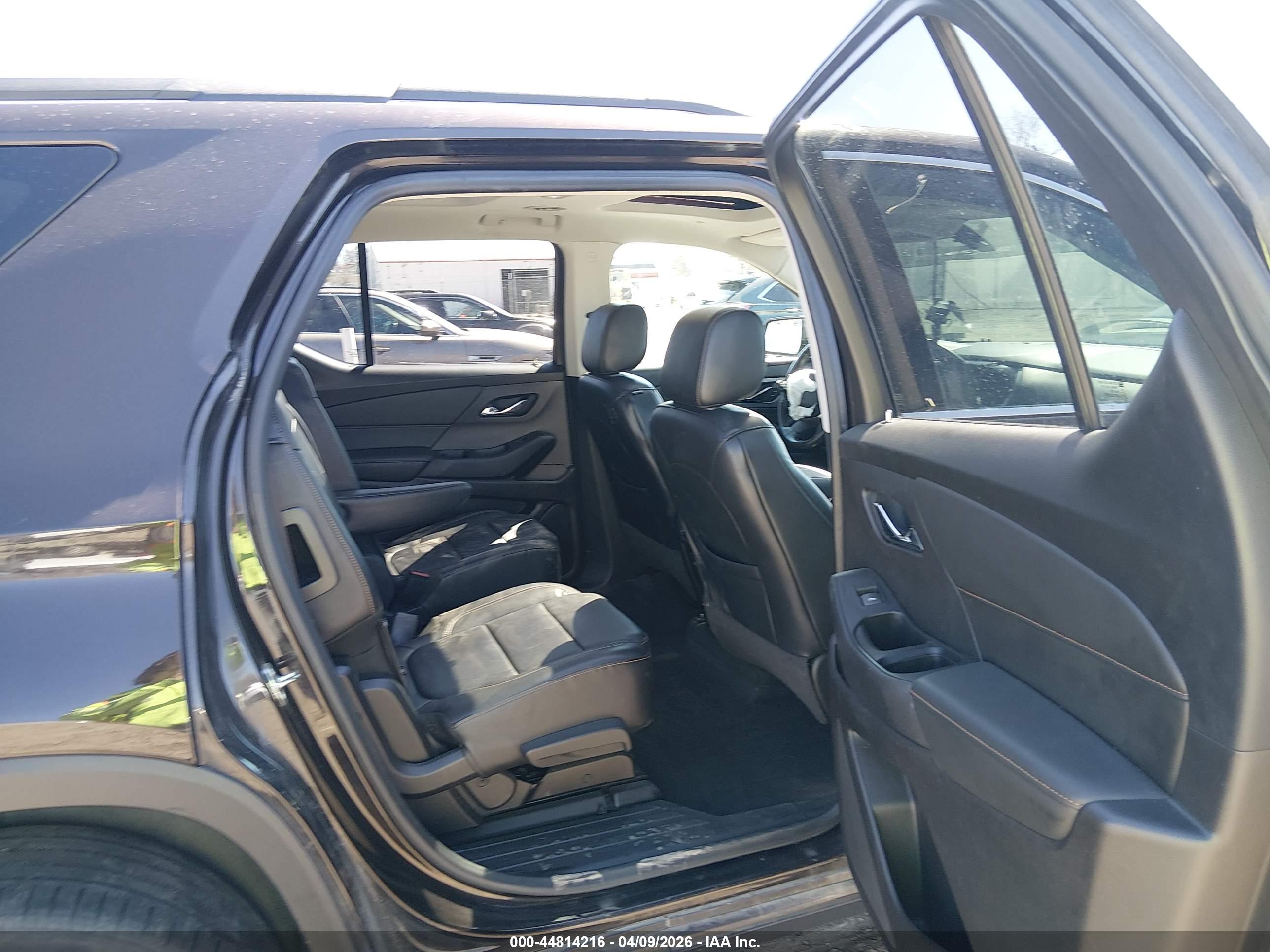 CHEVROLET TRAVERSE image 8