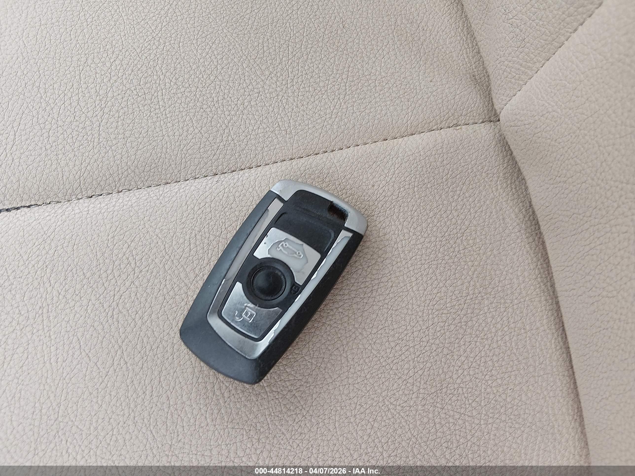 BMW 320I image 11