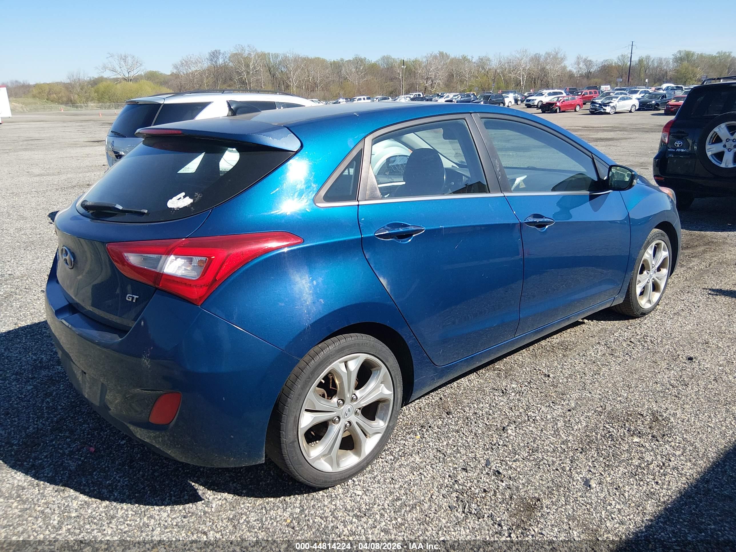 HYUNDAI ELANTRA image 4