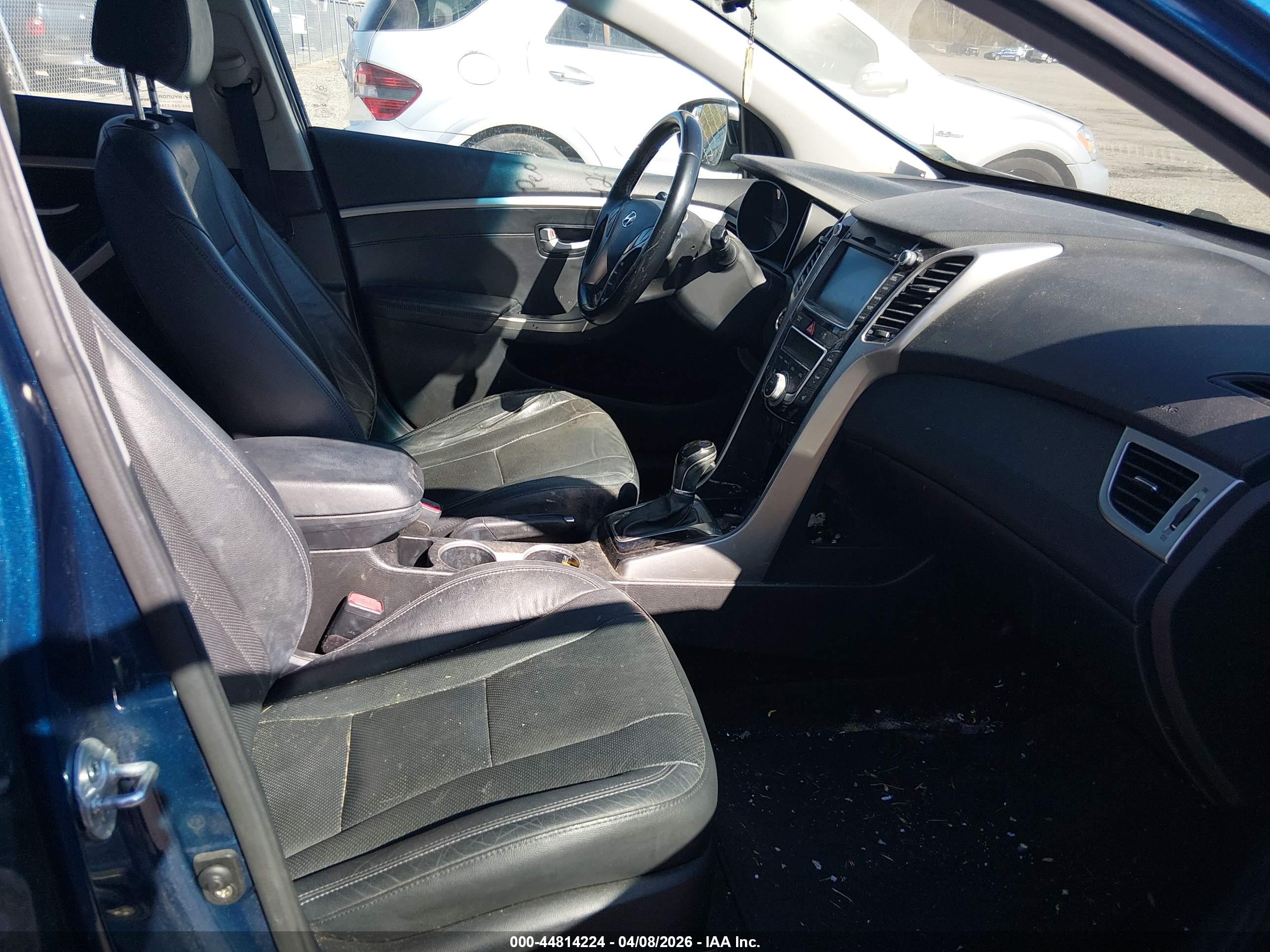 HYUNDAI ELANTRA image 5