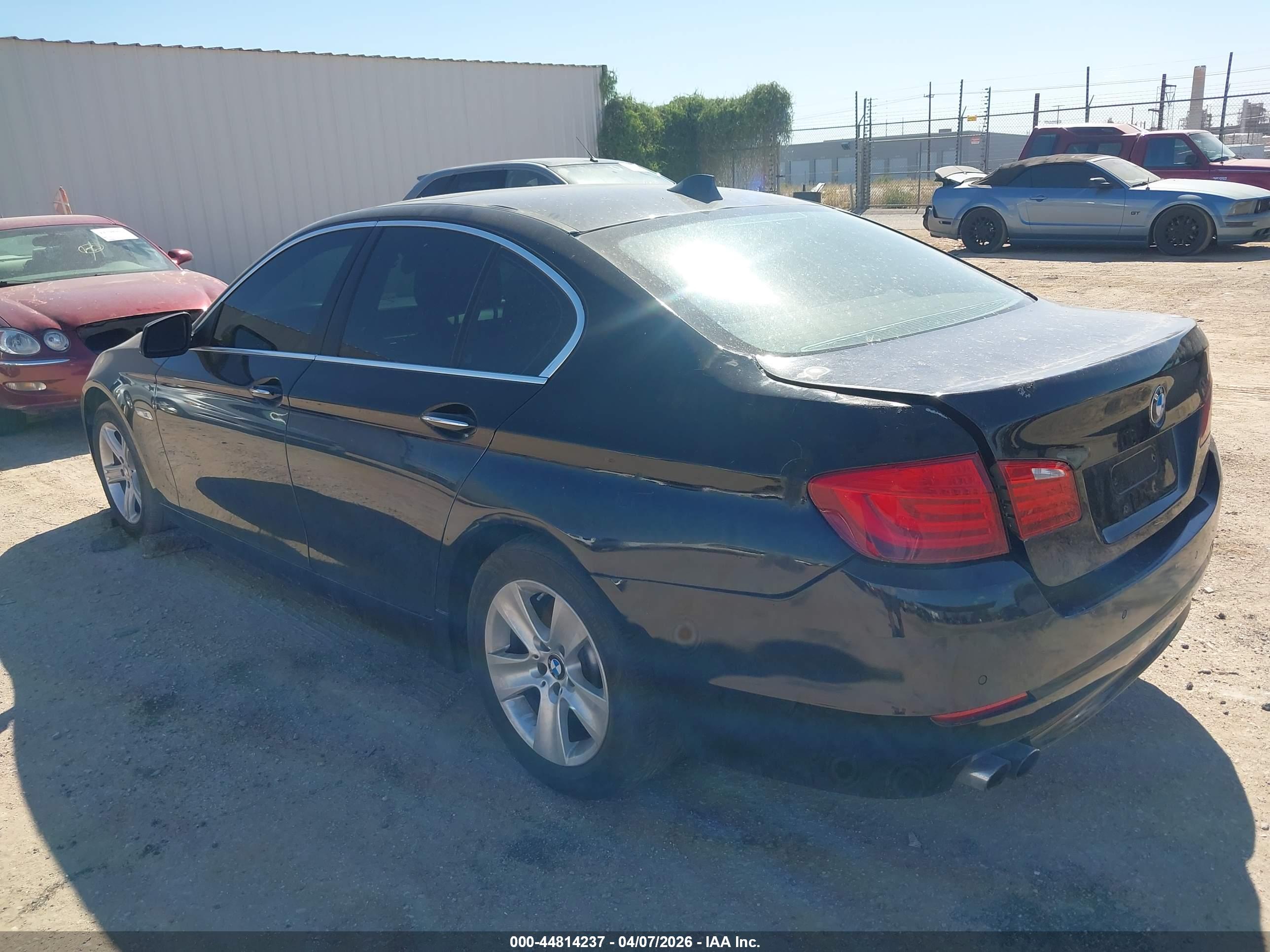 BMW 528I image 3