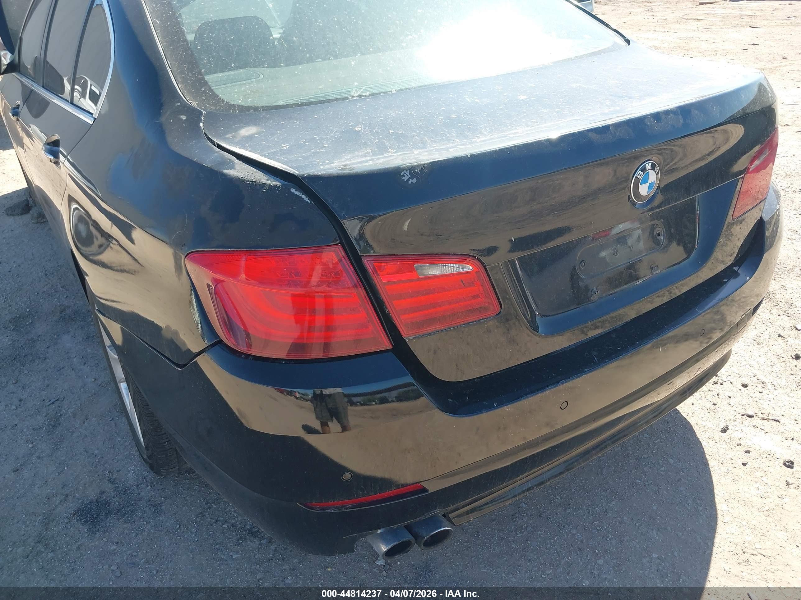 BMW 528I image 6