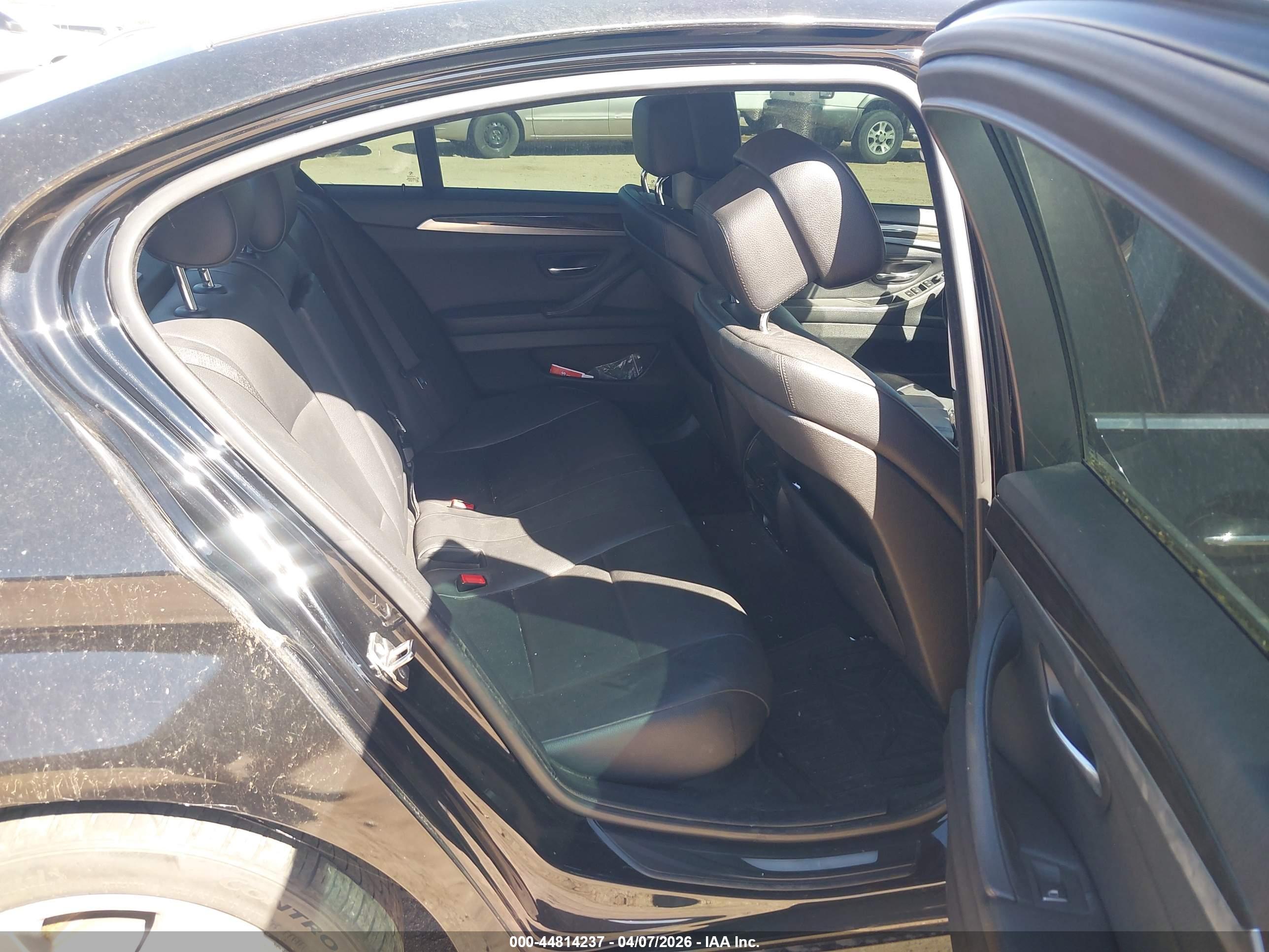 BMW 528I image 8