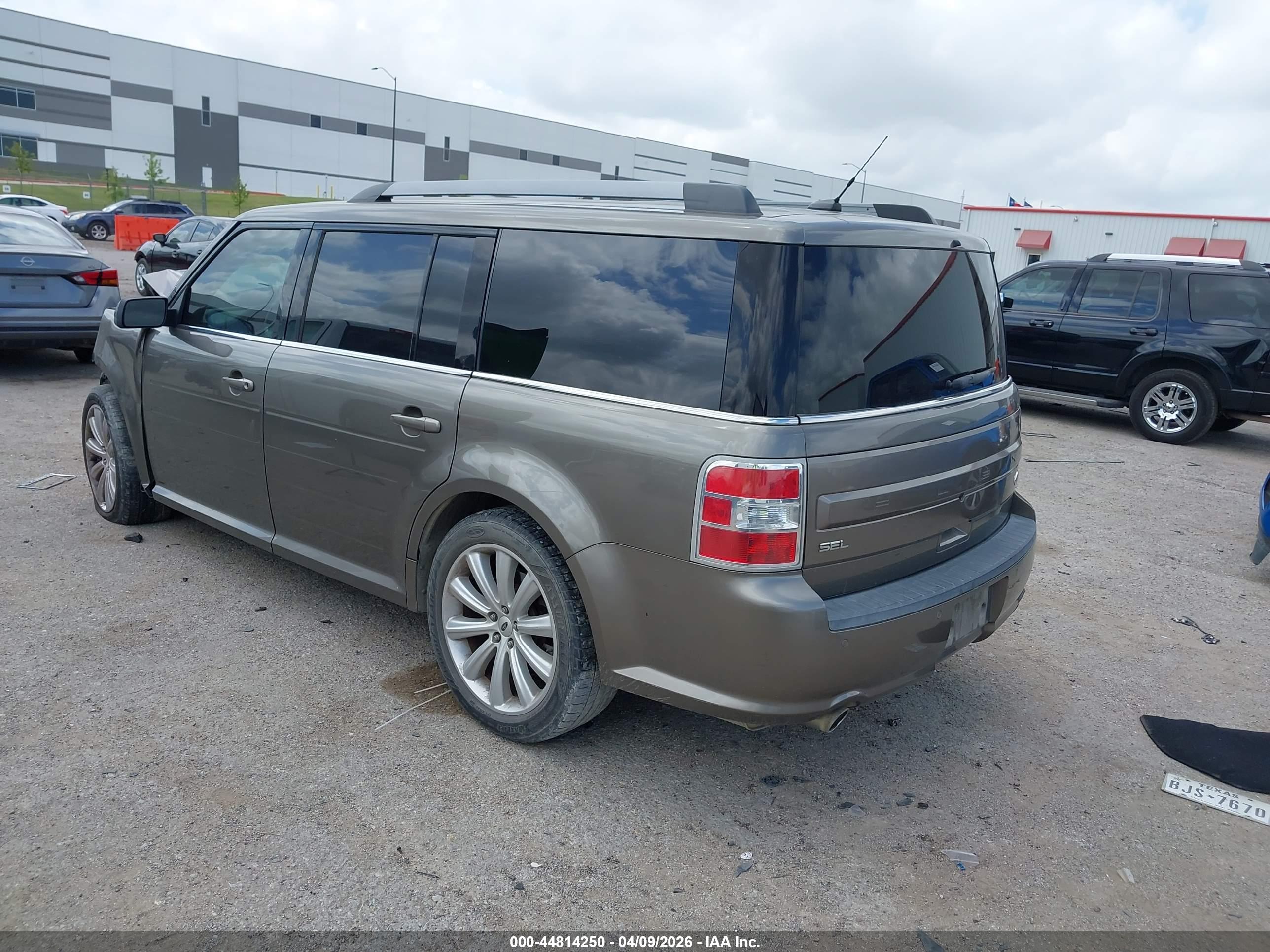 FORD FLEX image 3