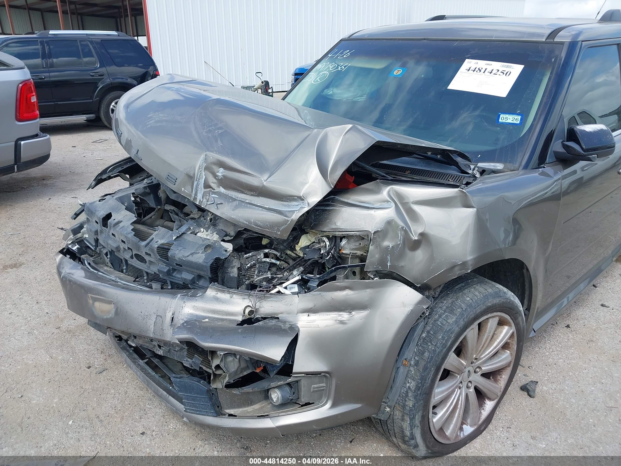 FORD FLEX image 6