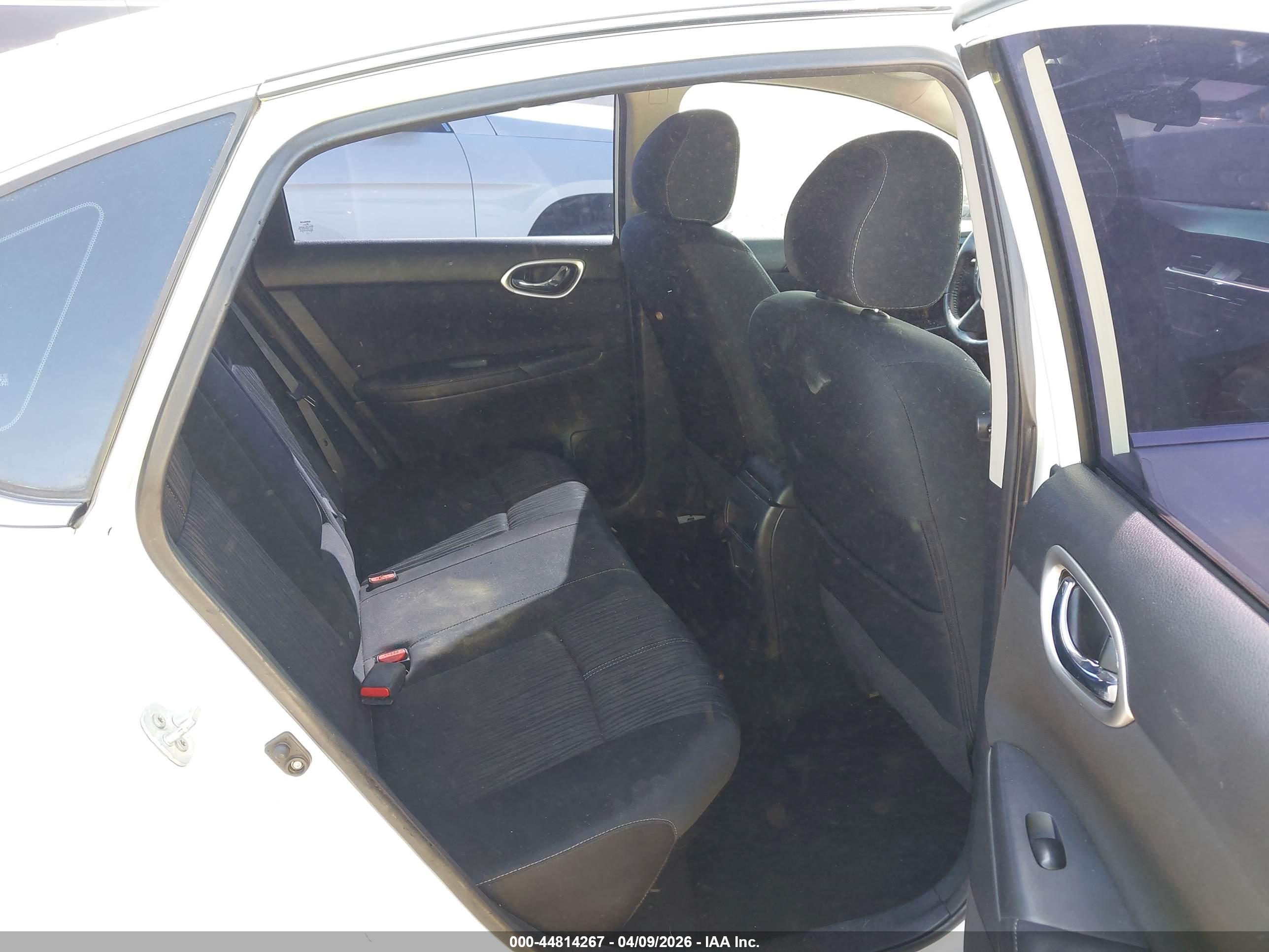 NISSAN SENTRA image 8