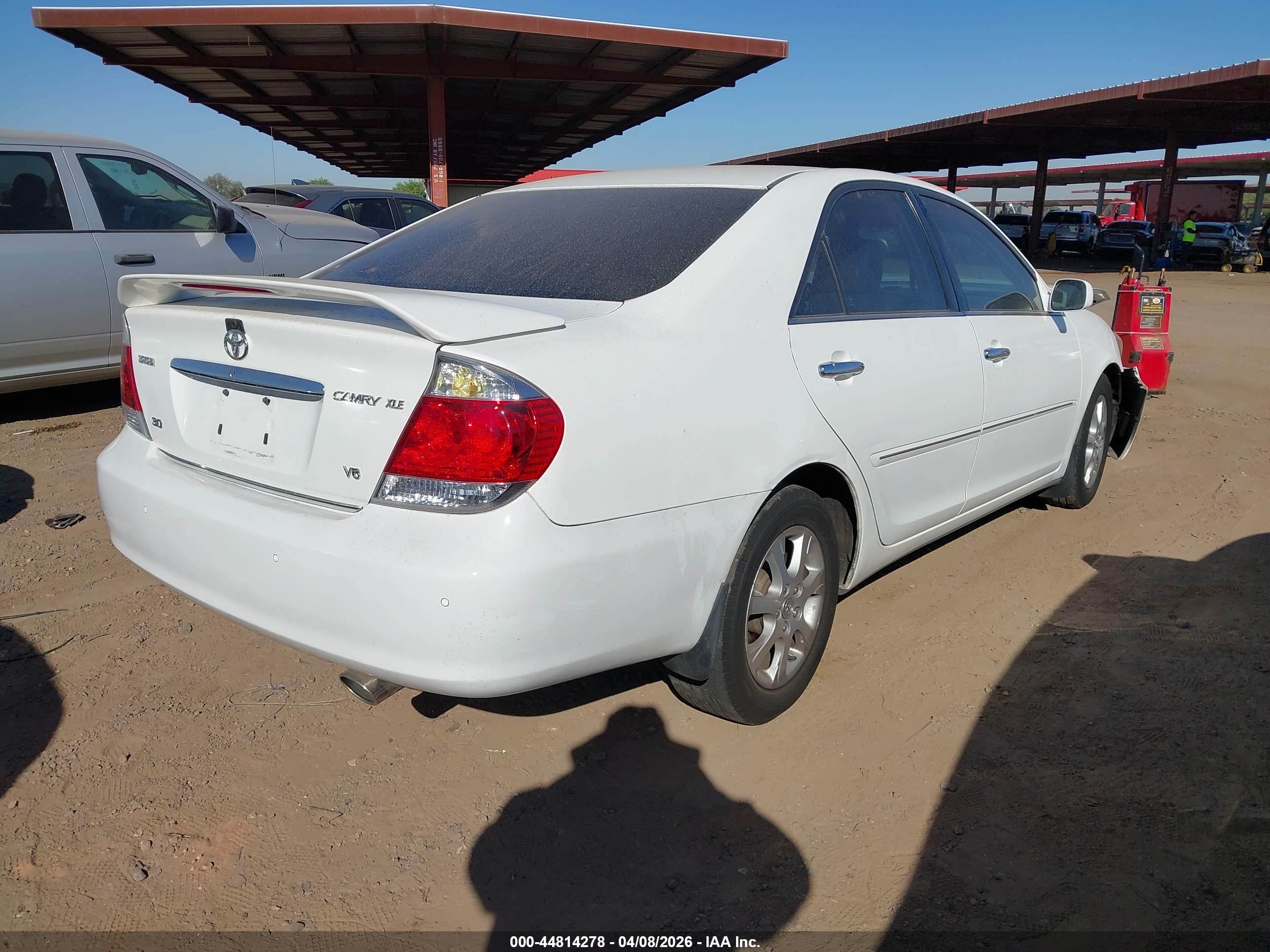 TOYOTA CAMRY image 4