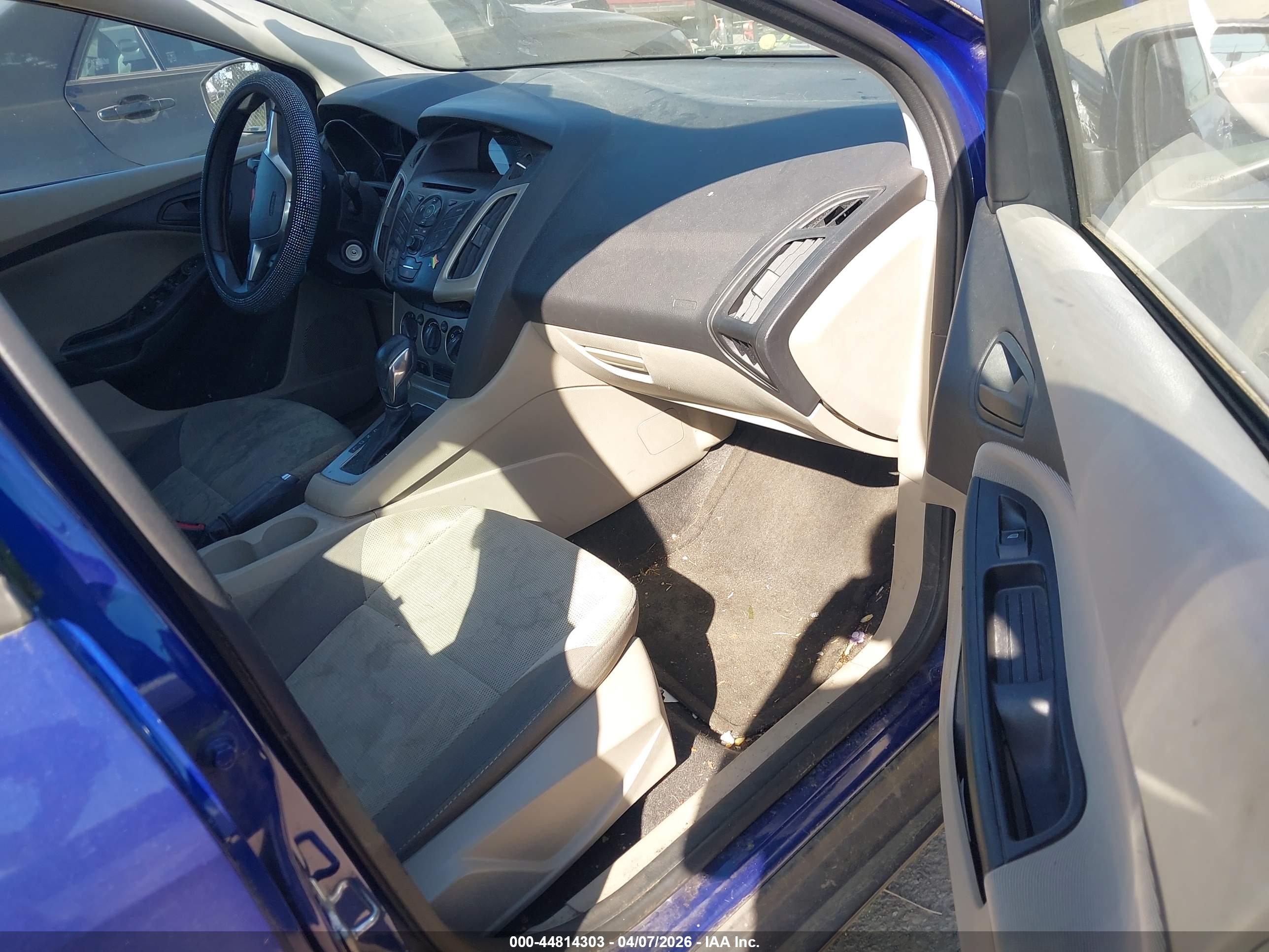 FORD FOCUS image 5