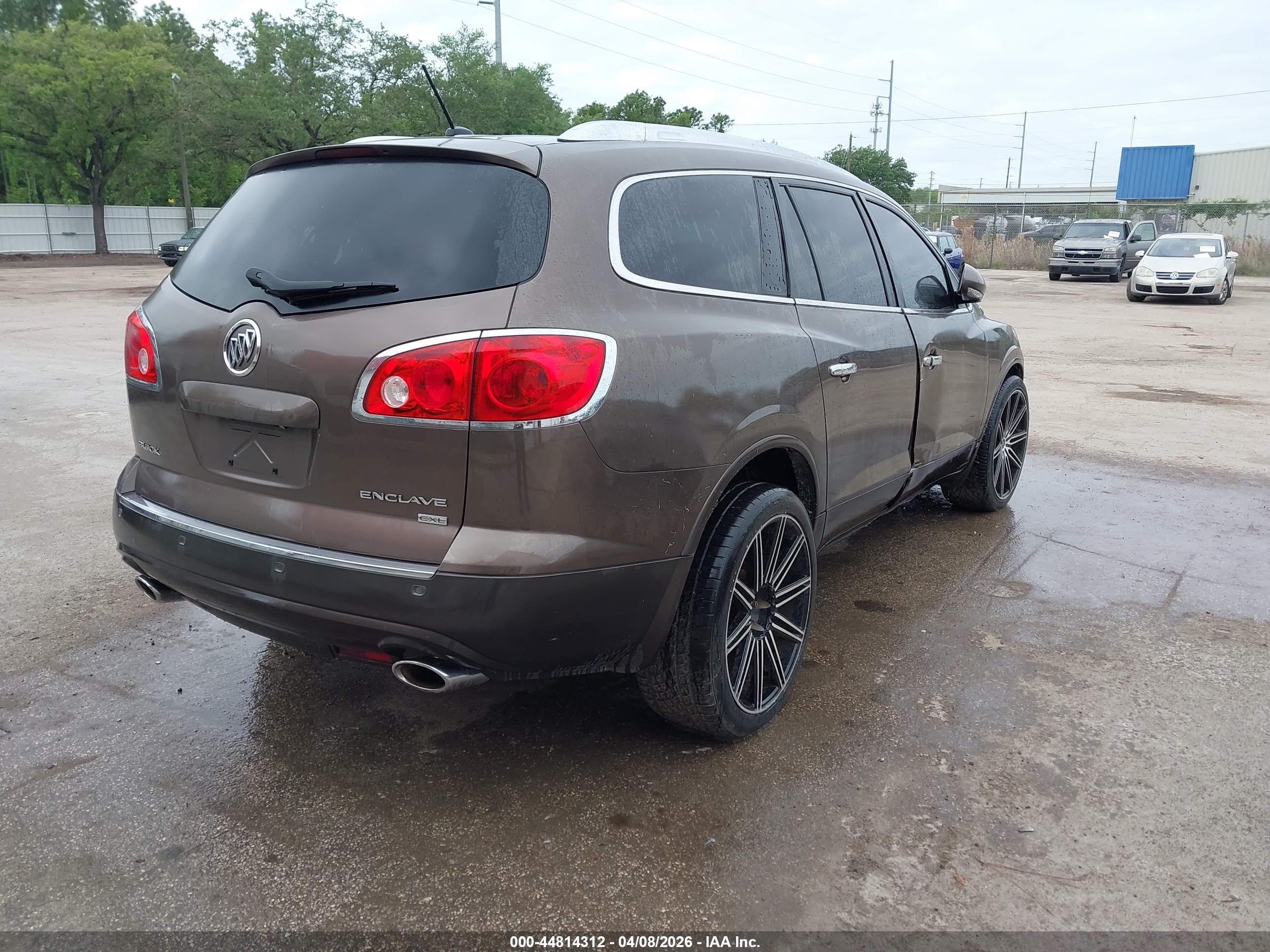 BUICK ENCLAVE image 4